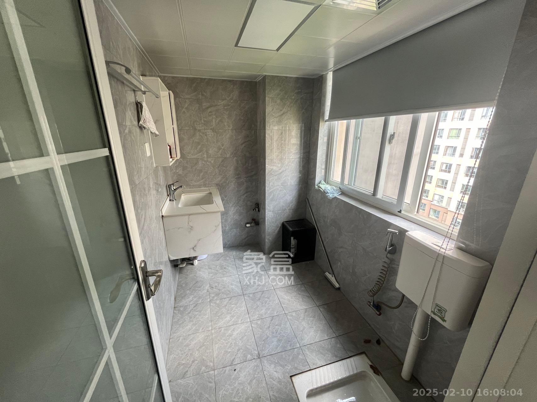 丽景新贵 4室2厅2卫 5000.0元/月 丽景新贵 4室2厅2卫 5000.0元/月室内图