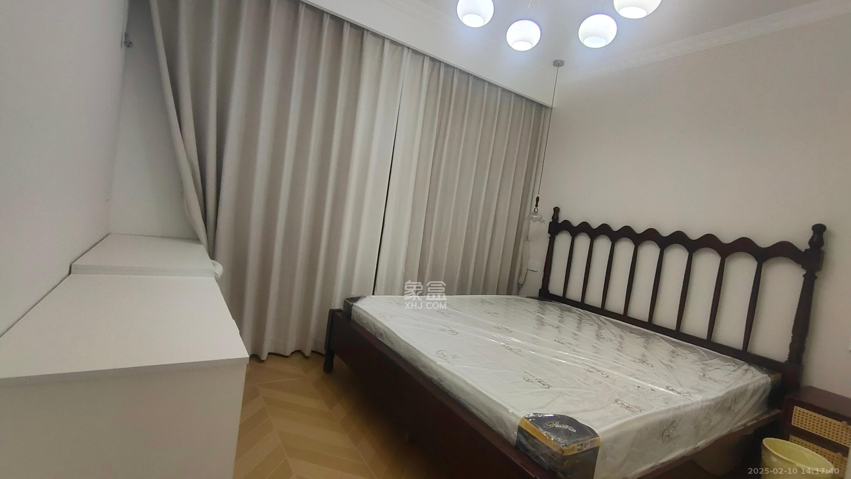 丽发新城  4室2厅2卫    3100.0元/月室内图