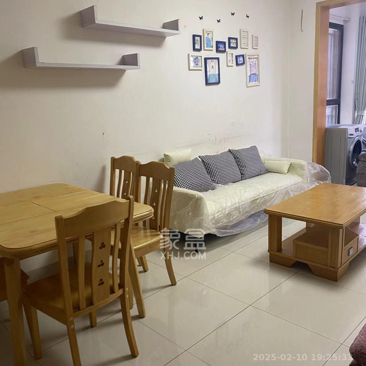 康桥长郡 1室2厅1卫 1900.0元/月 康桥长郡 1室2厅1卫 1900.0元/月室内图