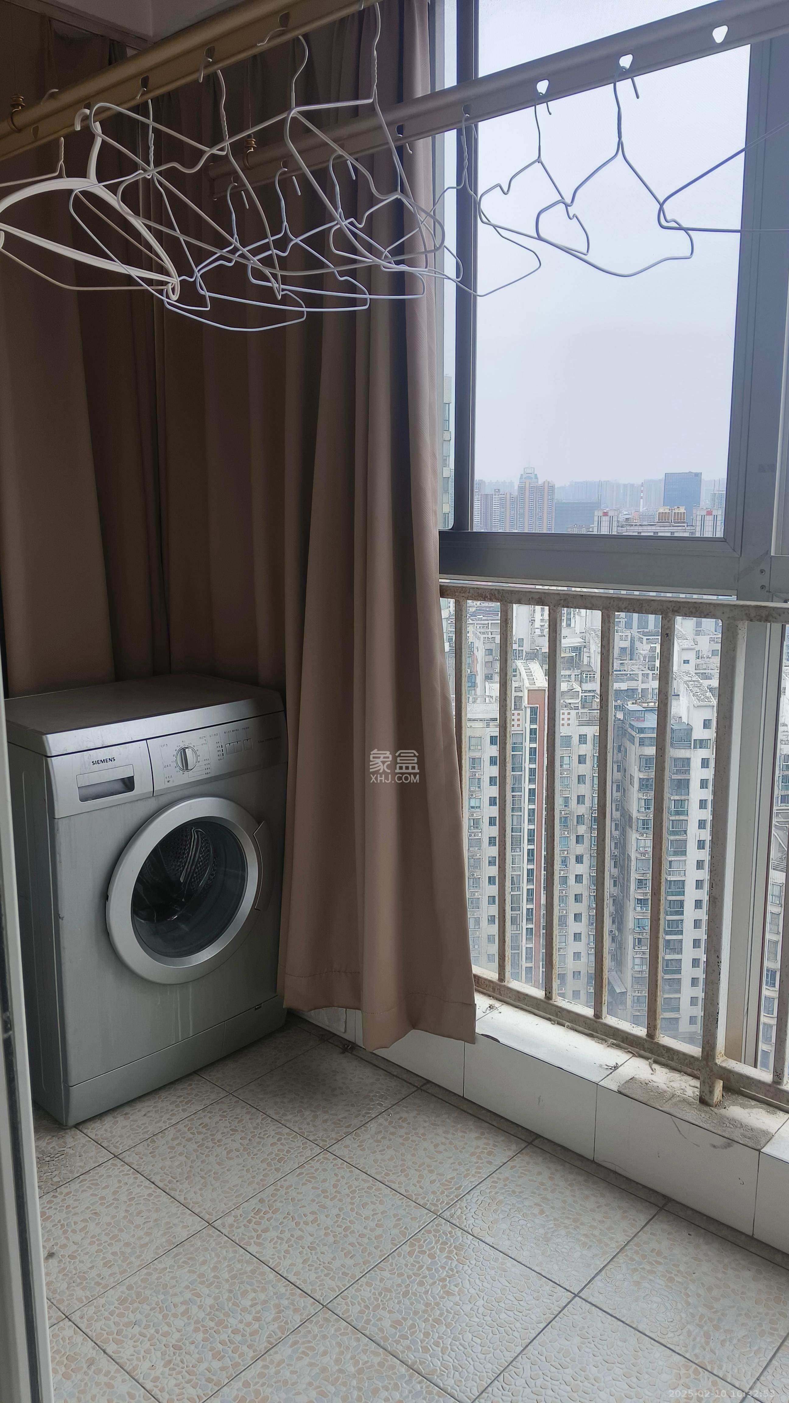 东方新世界  2室2厅1卫    2700.0元/月 东方新世界  2室2厅1卫    2700.0元/月室内图