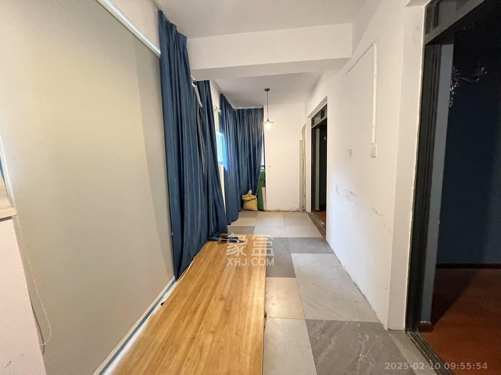 百纳广场(百纳公寓) 4室2厅2卫 3800.0元/月 百纳广场(百纳公寓) 4室2厅2卫 3800.0元/月室内图