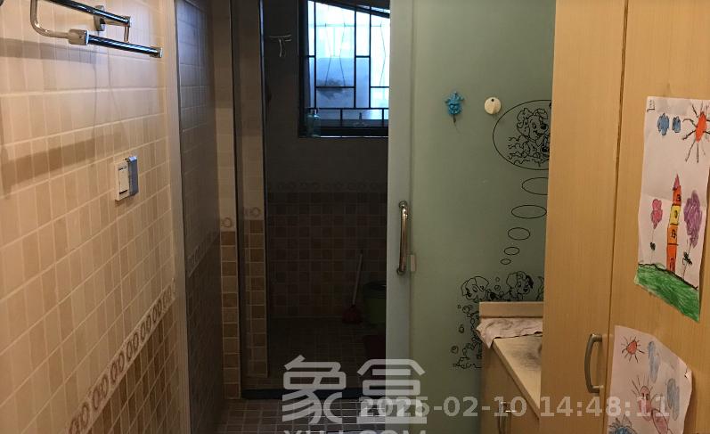 恒生碧水龙庭  3室2厅2卫   2300.00元/月室内图