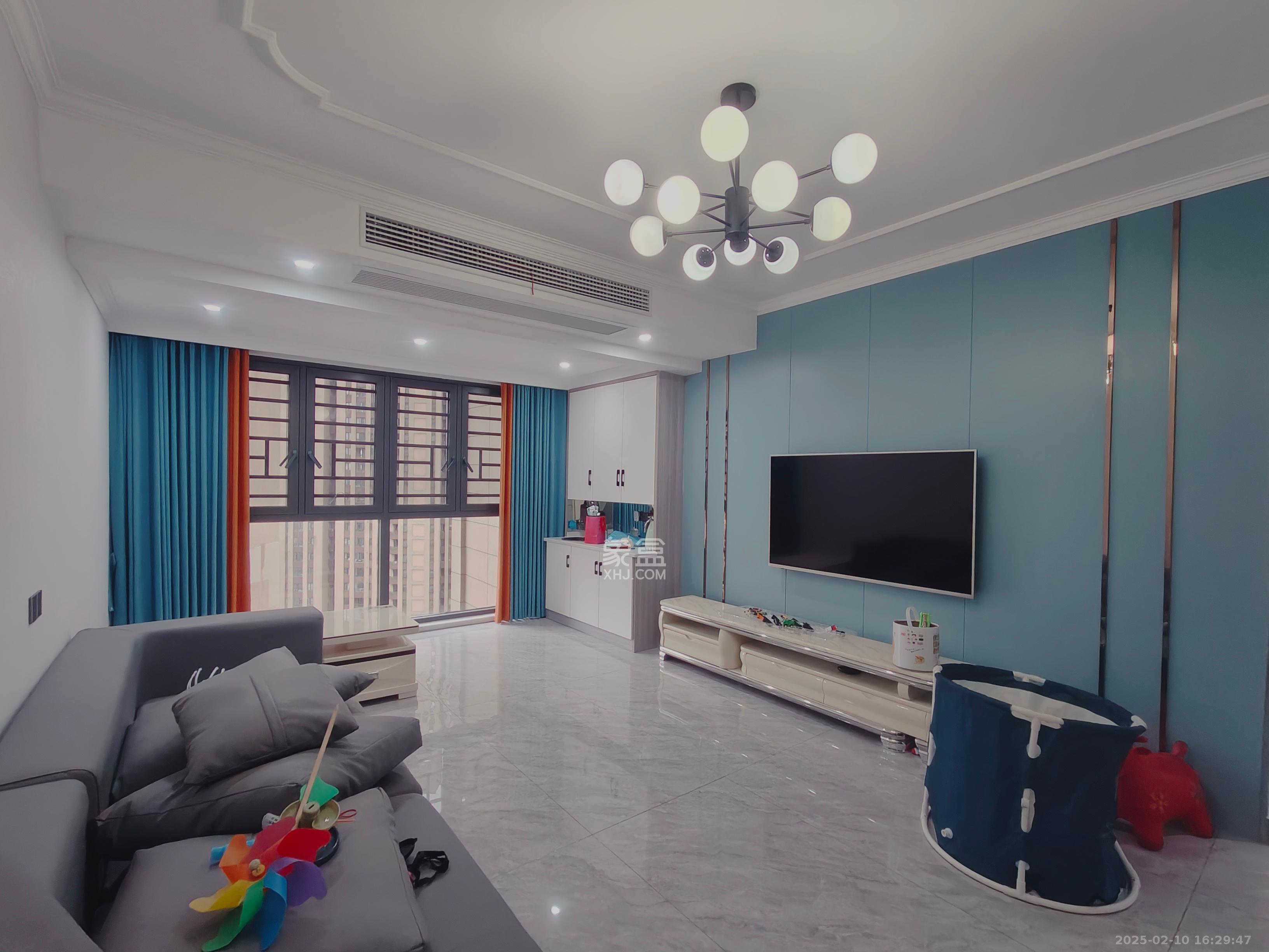 华城城市广场  3室2厅2卫    1800.0元/月 华城城市广场  3室2厅2卫    1800.0元/月室内图1