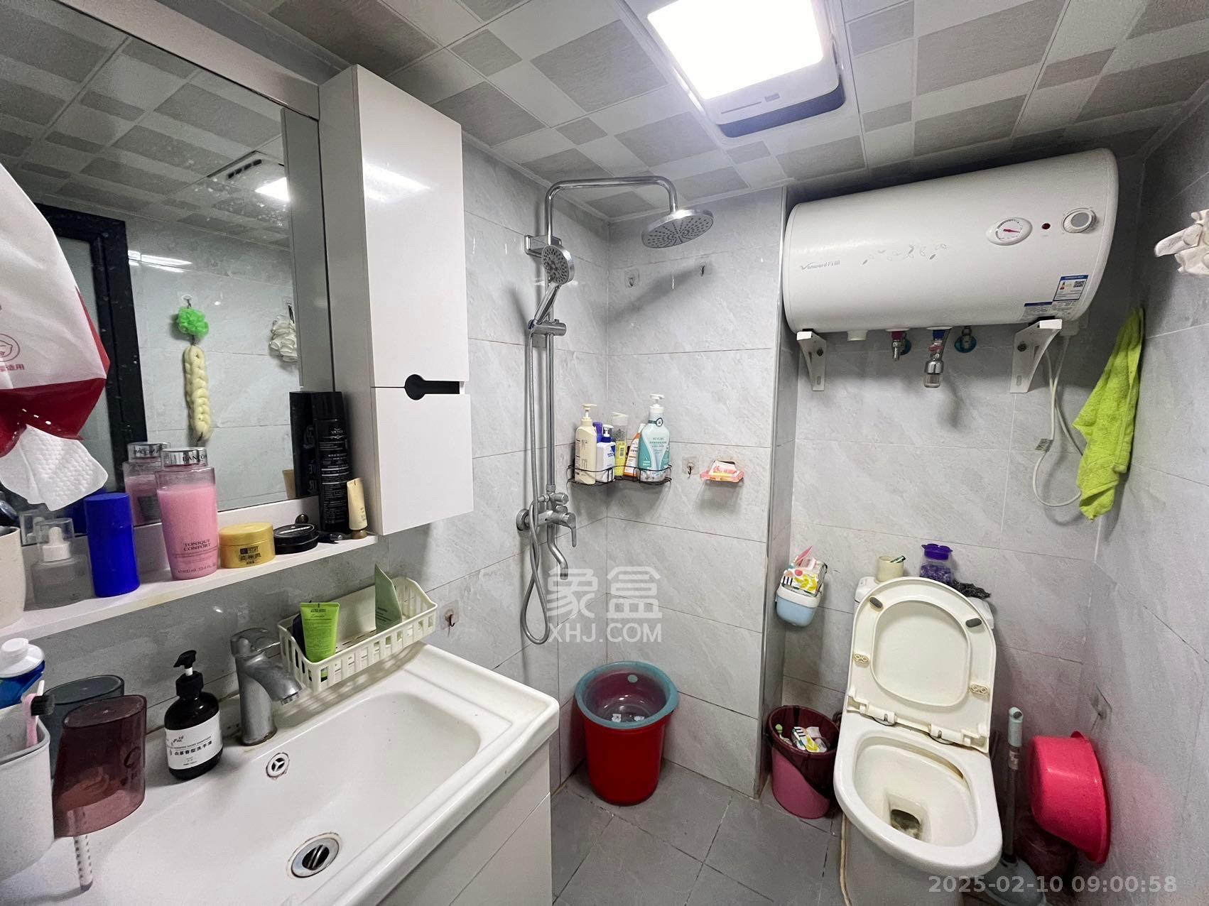 裕天国际商汇中心 1室0厅0卫 2100.0元/月 裕天国际商汇中心 1室0厅0卫 2100.0元/月室内图