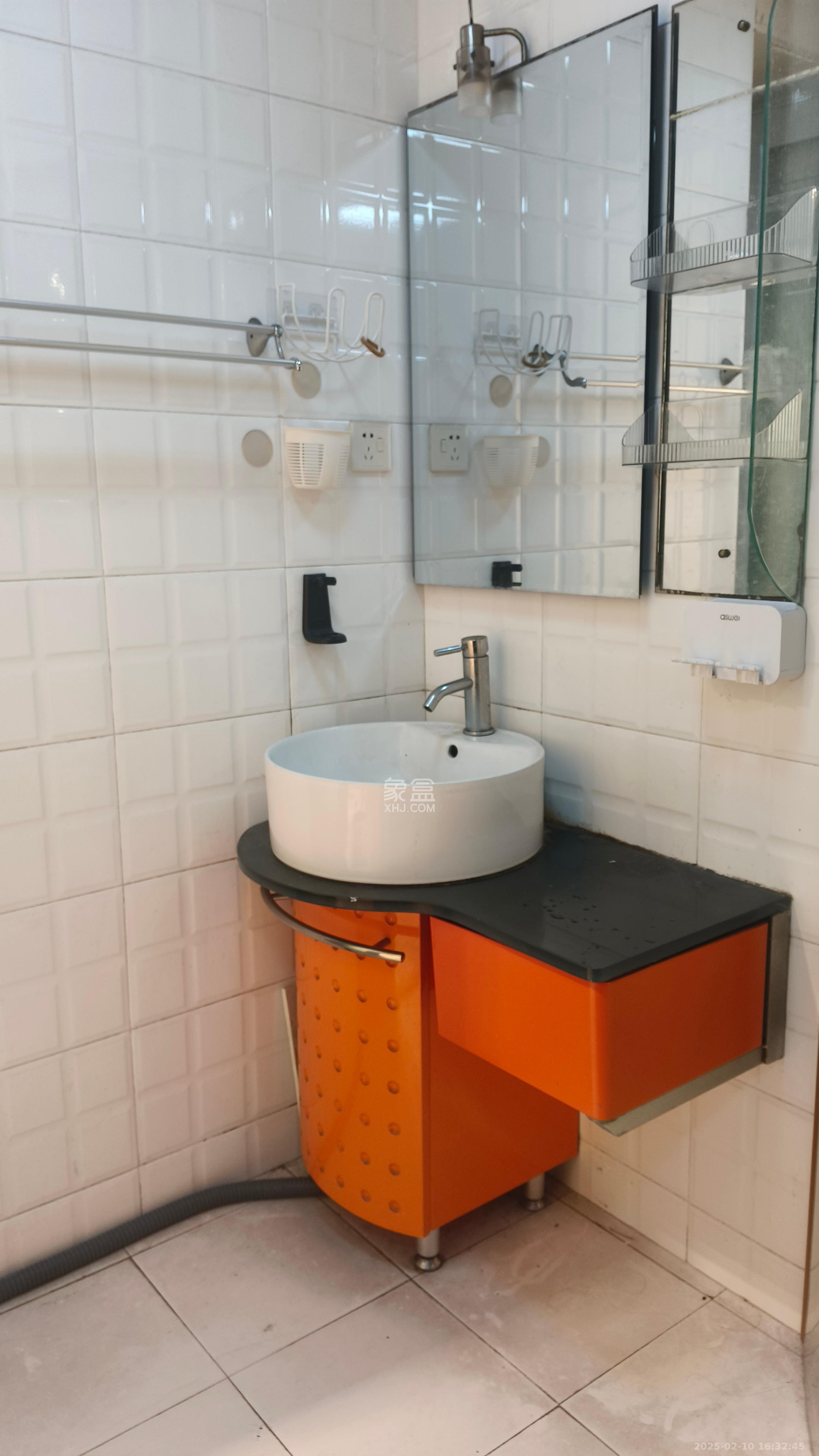 东方新世界  2室2厅1卫    2700.0元/月 东方新世界  2室2厅1卫    2700.0元/月室内图