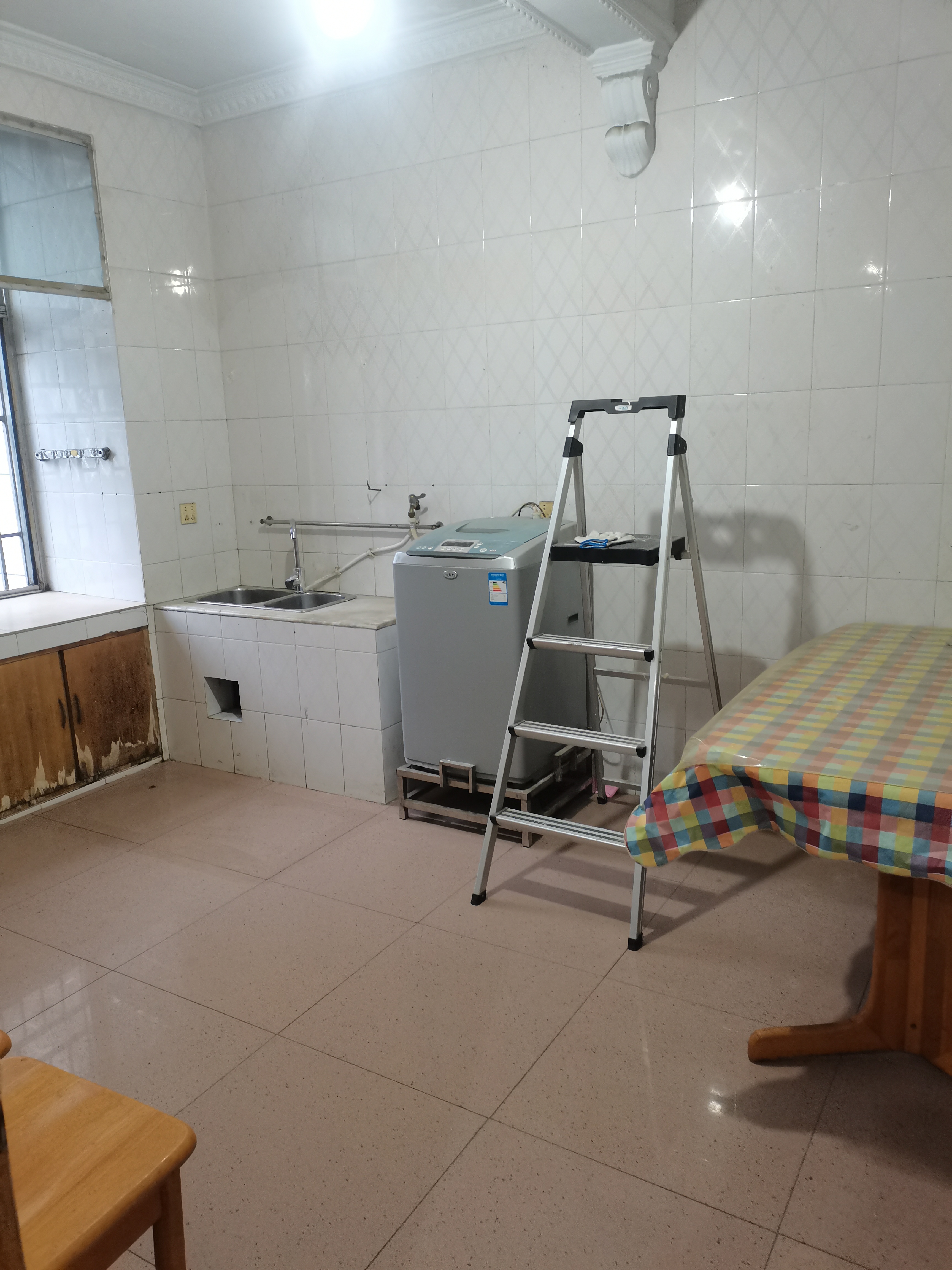 娄底市电子研究所  3室1厅1卫    50.0万客厅