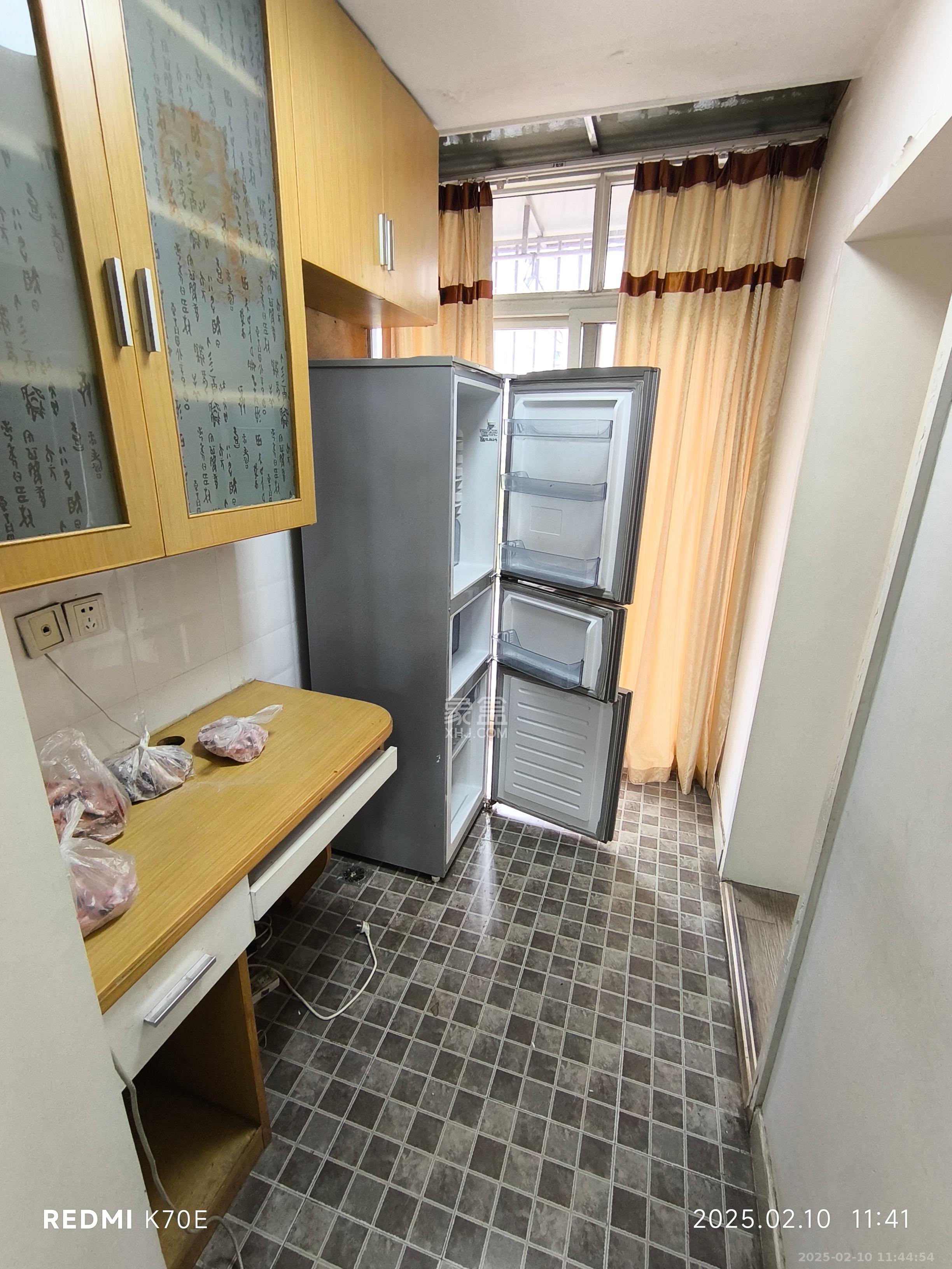 铝厂宿舍  2室1厅1卫   1500.00元/月室内图