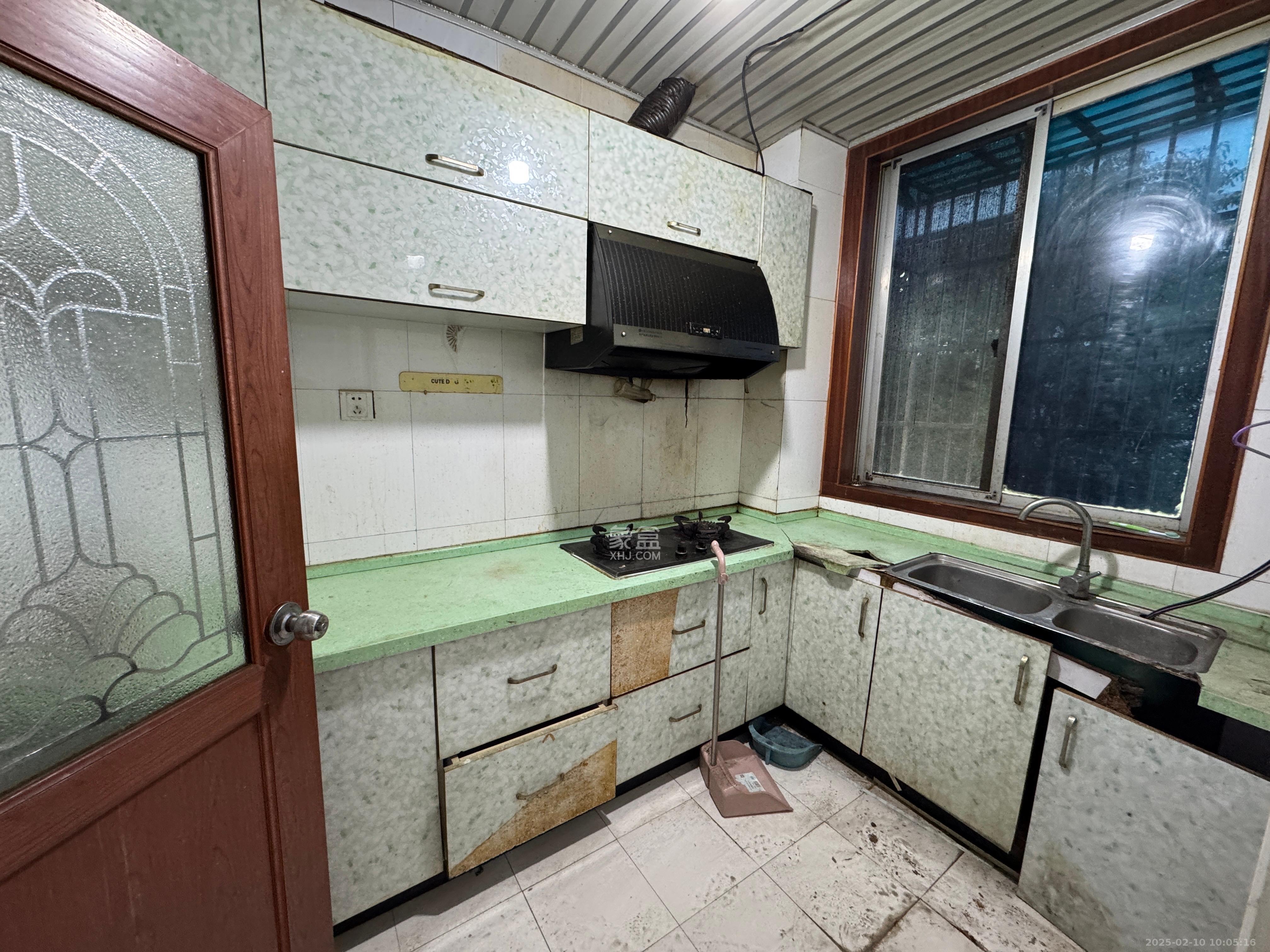 中南汽车世界 2室2厅1卫 1400.0元/月 中南汽车世界 2室2厅1卫 1400.0元/月室内图