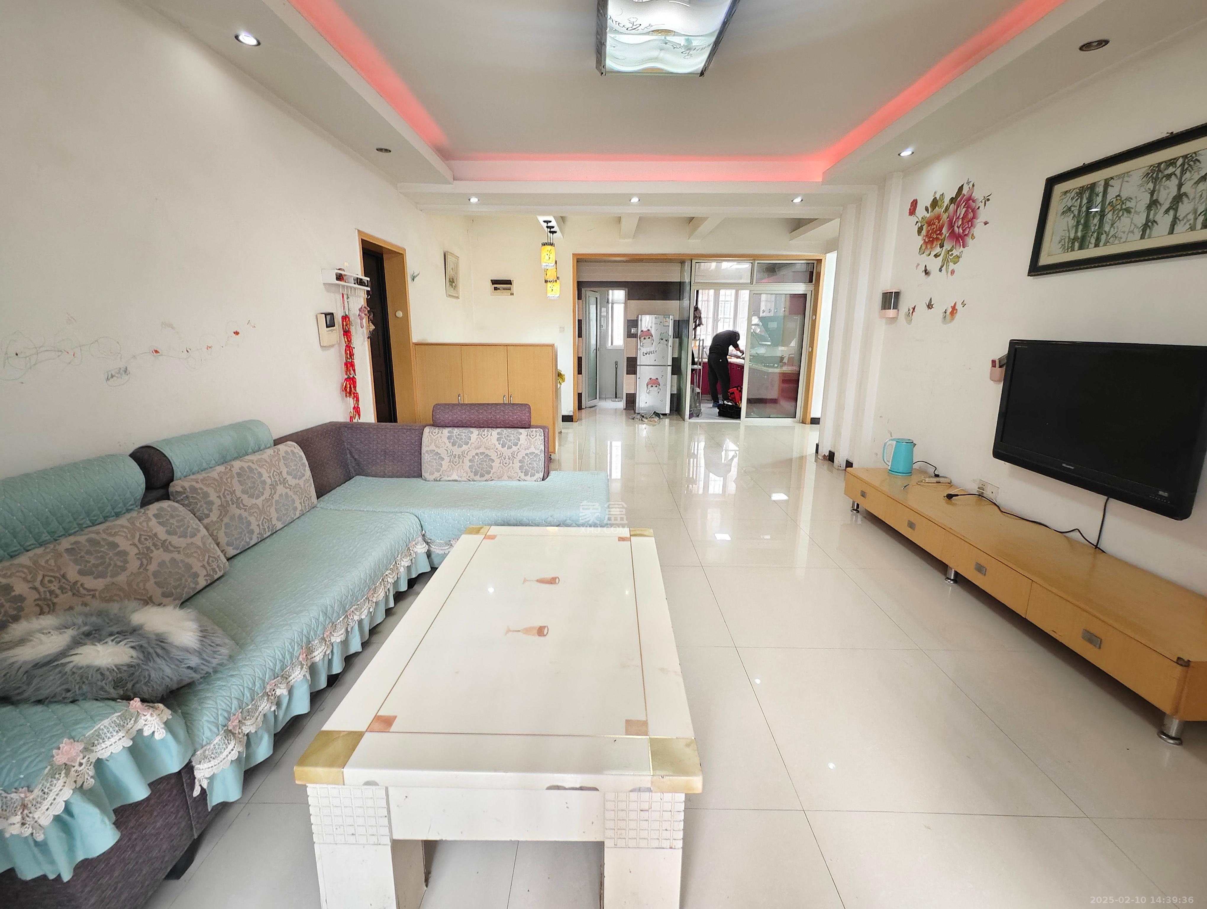 荣鑫家园  1室0厅0卫    1800.0元/月 荣鑫家园  1室0厅0卫    1800.0元/月