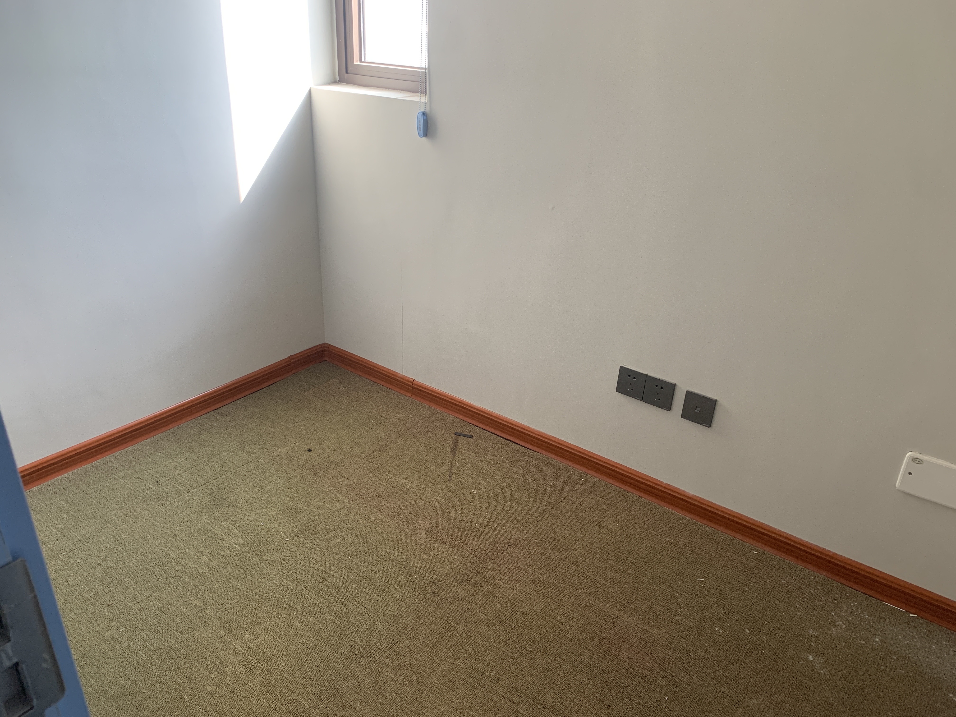 海航豪庭南苑 4室2厅3卫 400.0万 海航豪庭南苑 4室2厅3卫 400.0万客厅