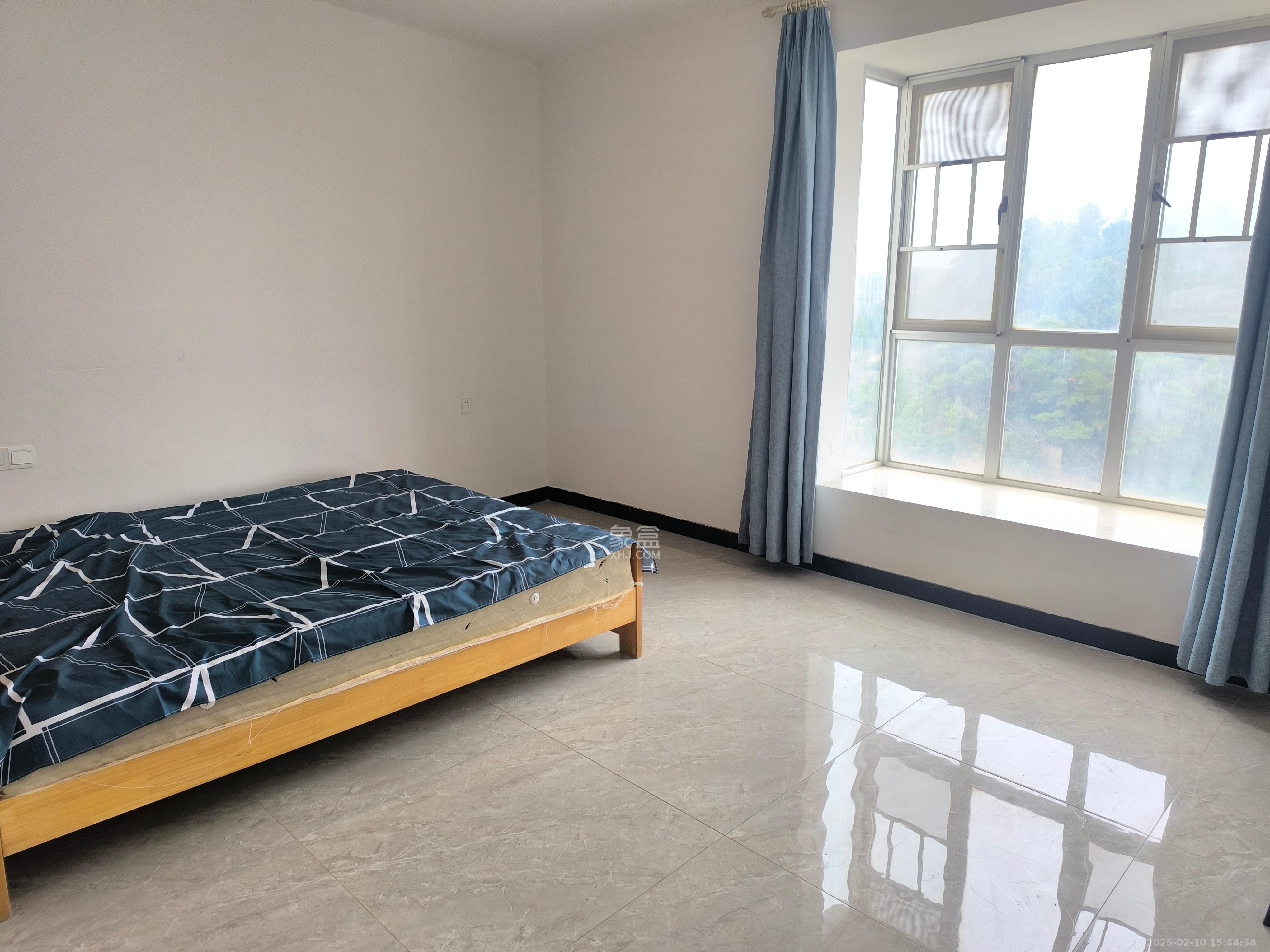 德泽苑 5室2厅2卫 3200.0元/月 德泽苑 5室2厅2卫 3200.0元/月室内图