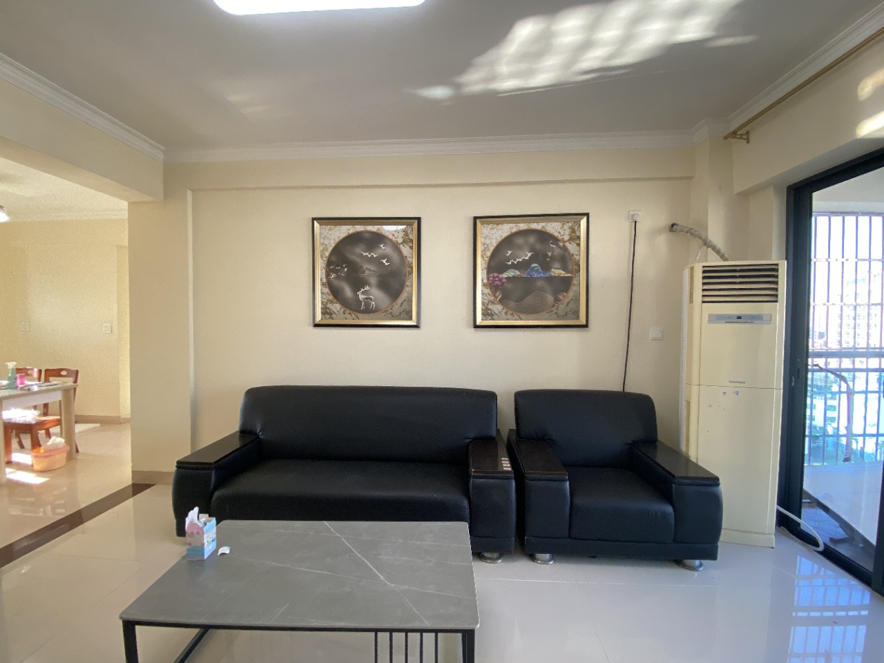 美苑小区  3室2厅1卫    175.0万 美苑小区  3室2厅1卫    175.0万客厅