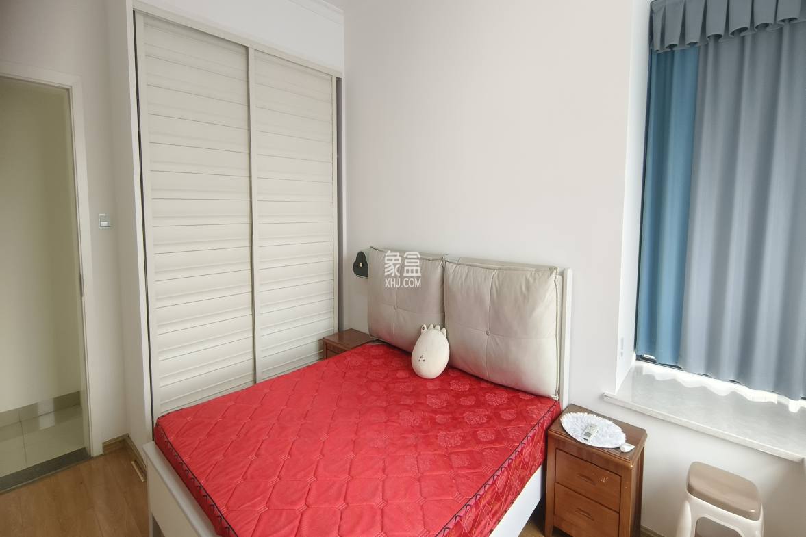 梓湖观邸 1室3厅2卫 2400.00元/月 梓湖观邸 1室3厅2卫 2400.00元/月室内图