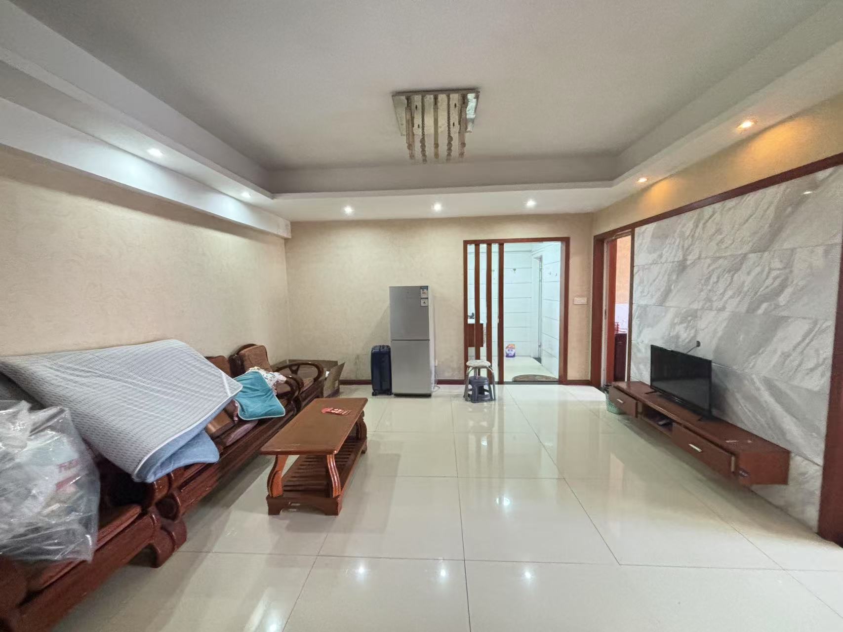 滨江财富中心 2室2厅1卫 1200.0元/月 滨江财富中心 2室2厅1卫 1200.0元/月室内图