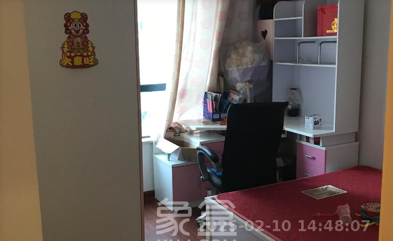 恒生碧水龙庭  3室2厅2卫   2300.00元/月室内图