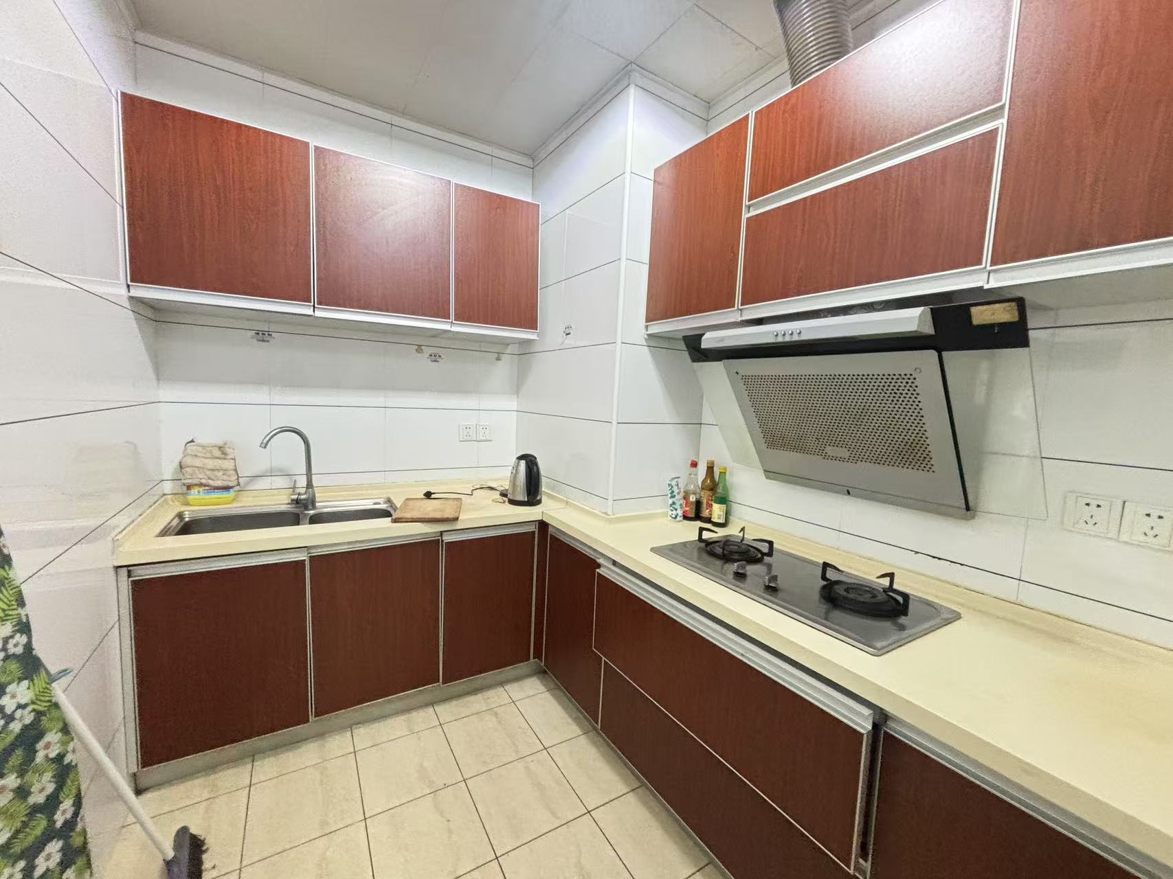 滨江财富中心 2室2厅1卫 1200.0元/月 滨江财富中心 2室2厅1卫 1200.0元/月室内图