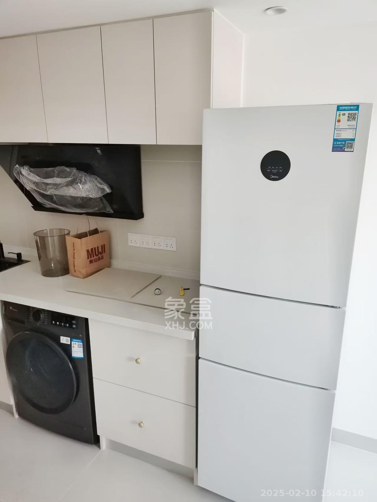 卓越江岸  1室1厅1卫   2800.00元/月室内图