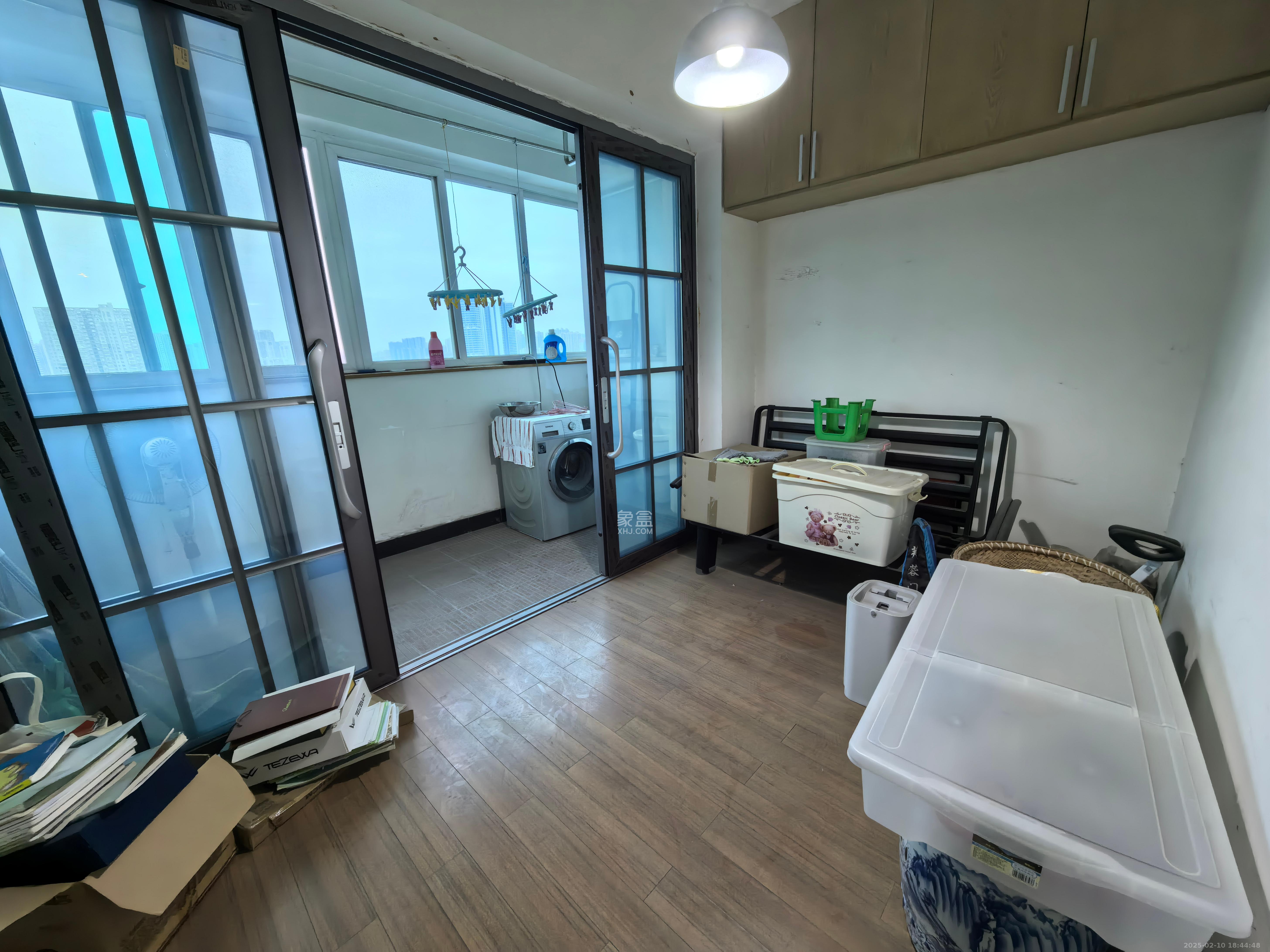 金邮小区  4室2厅2卫   4500.00元/月室内图