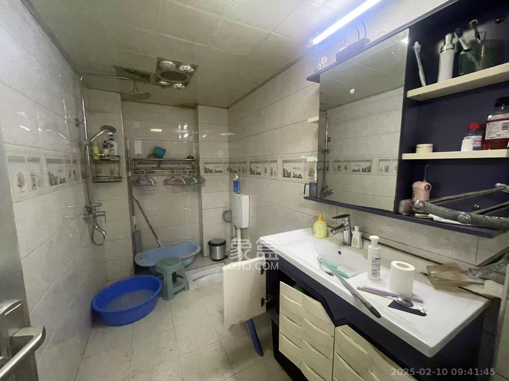 华城广场 2室1厅1卫 2600.0元/月 华城广场 2室1厅1卫 2600.0元/月室内图