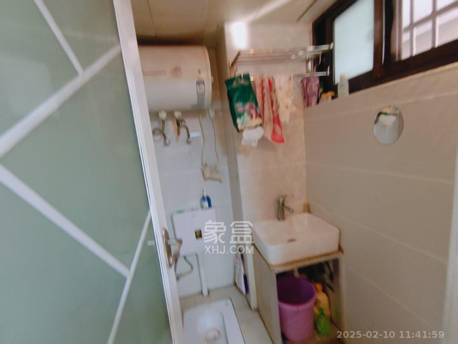 阳光100二期  2室1厅1卫   1700.00元/月室内图