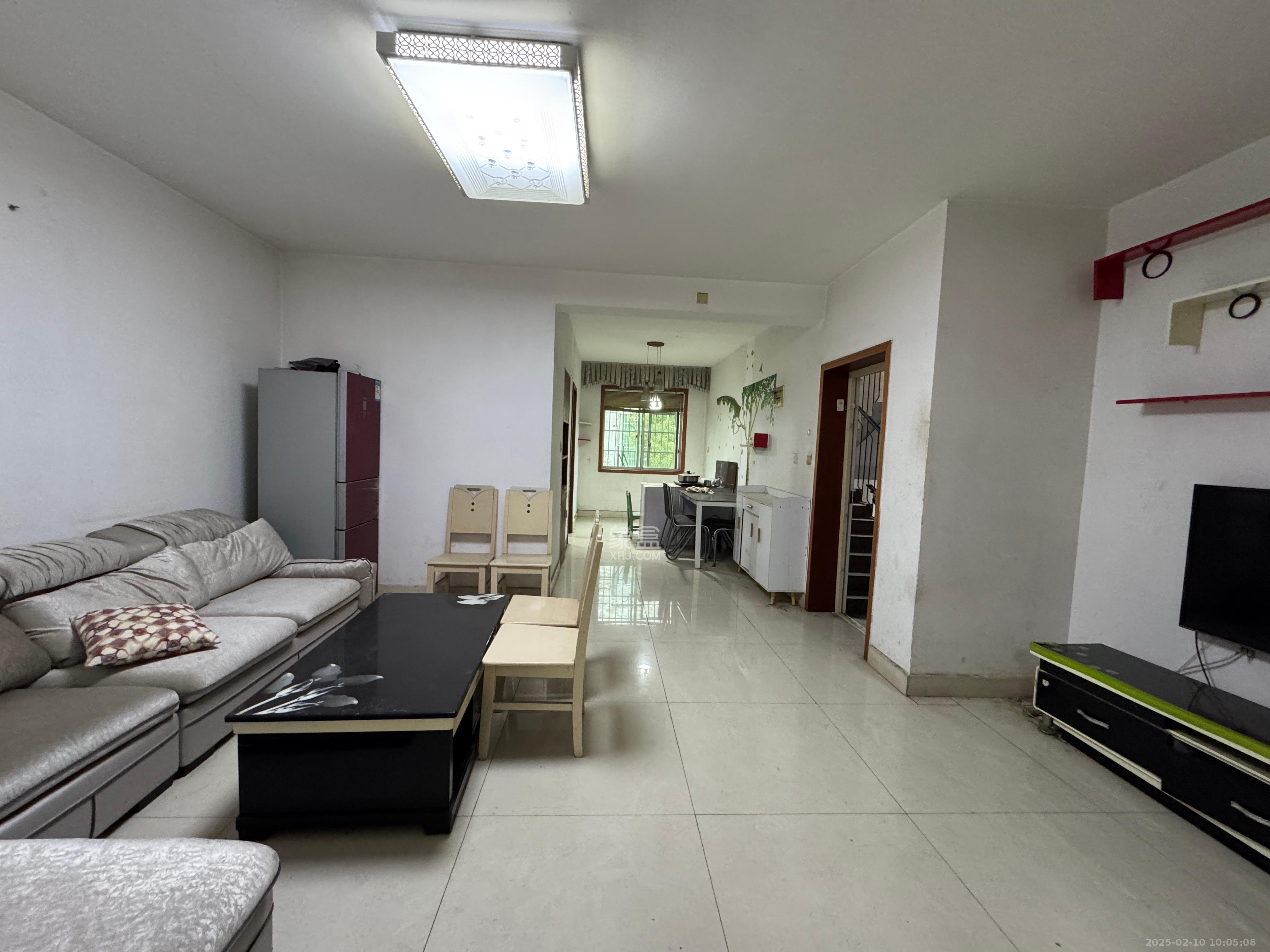 中南汽车世界 2室2厅1卫 1400.0元/月 中南汽车世界 2室2厅1卫 1400.0元/月室内图