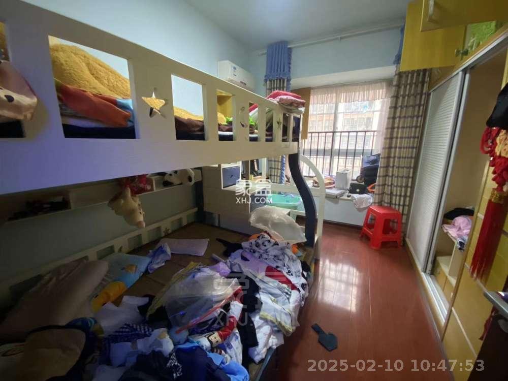 金色荷塘  3室2厅2卫   1600.00元/月室内图