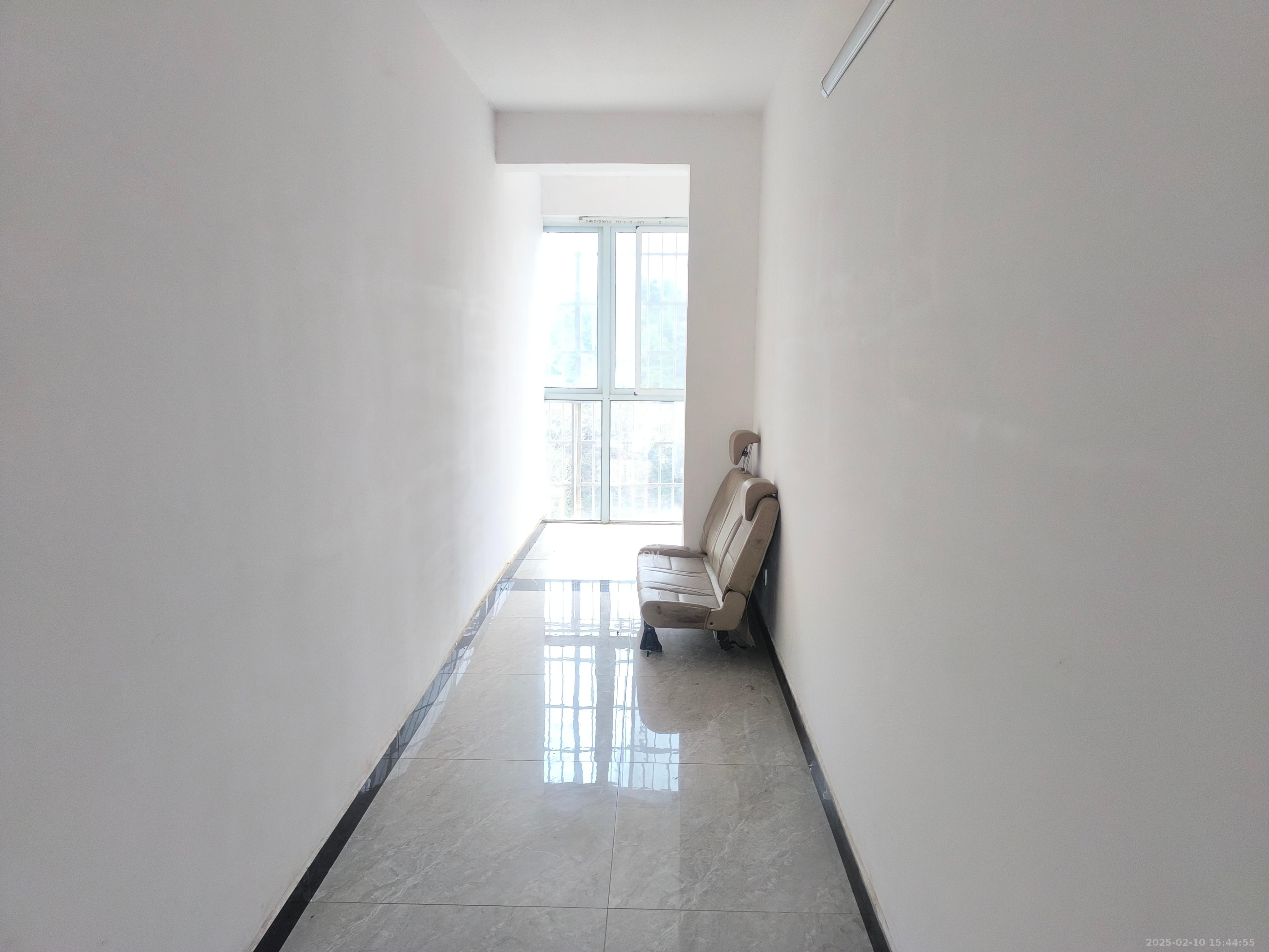 德泽苑 5室2厅2卫 3200.0元/月 德泽苑 5室2厅2卫 3200.0元/月室内图