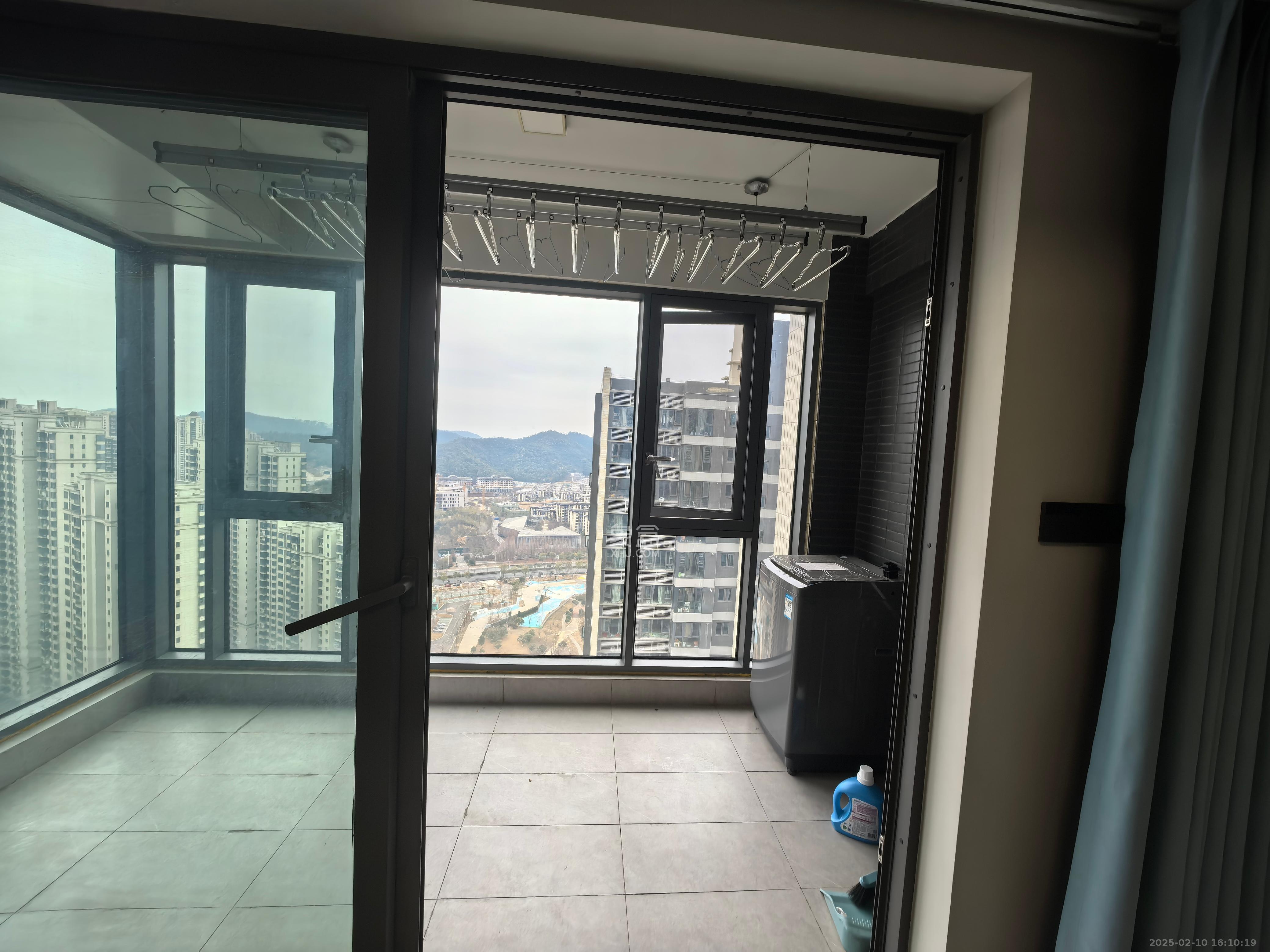 时代梅溪领峰  3室2厅2卫   3500.00元/月室内图