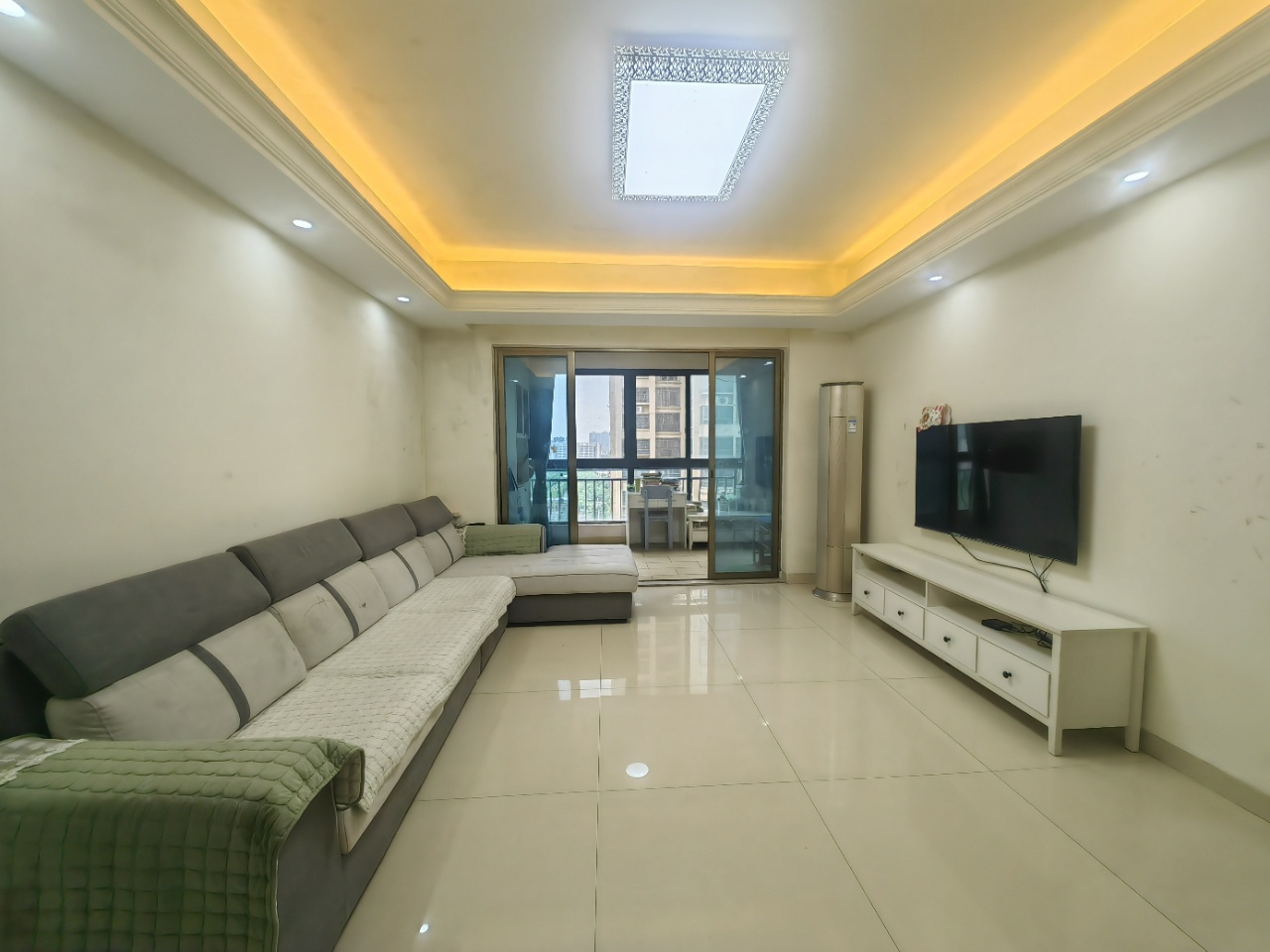 碧桂园 4室2厅2卫 2200.0元/月 碧桂园 4室2厅2卫 2200.0元/月室内图