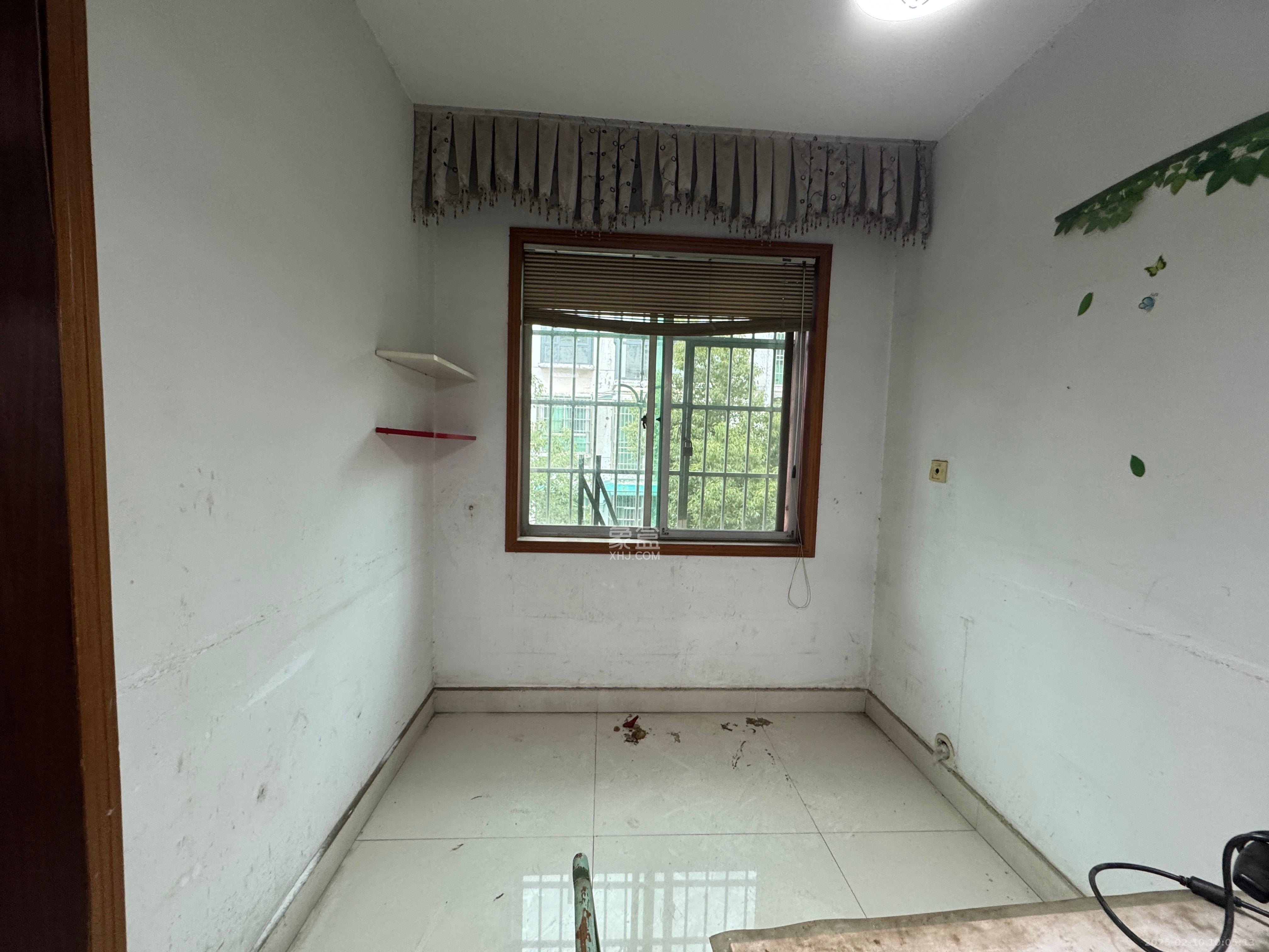 中南汽车世界 2室2厅1卫 1400.0元/月 中南汽车世界 2室2厅1卫 1400.0元/月室内图