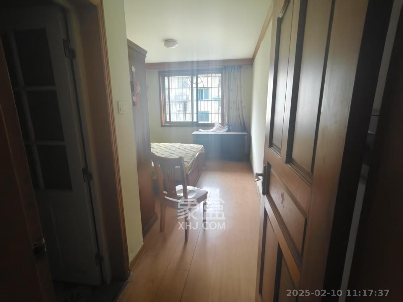 新世纪家园  4室2厅2卫    2600.0元/月 新世纪家园  4室2厅2卫    2600.0元/月室内图1