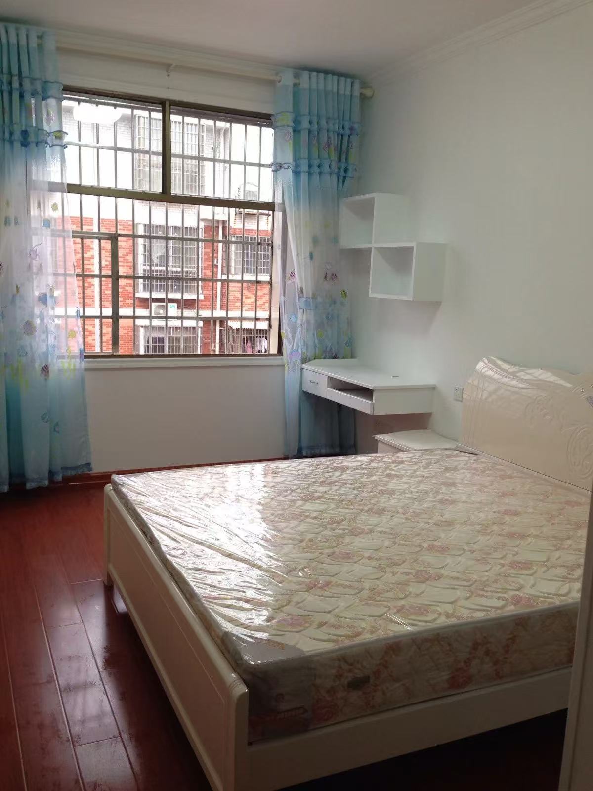 涟水新村  1室0厅0卫    49.8万客厅