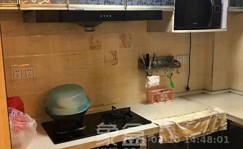 恒生碧水龙庭  3室2厅2卫   2300.00元/月室内图