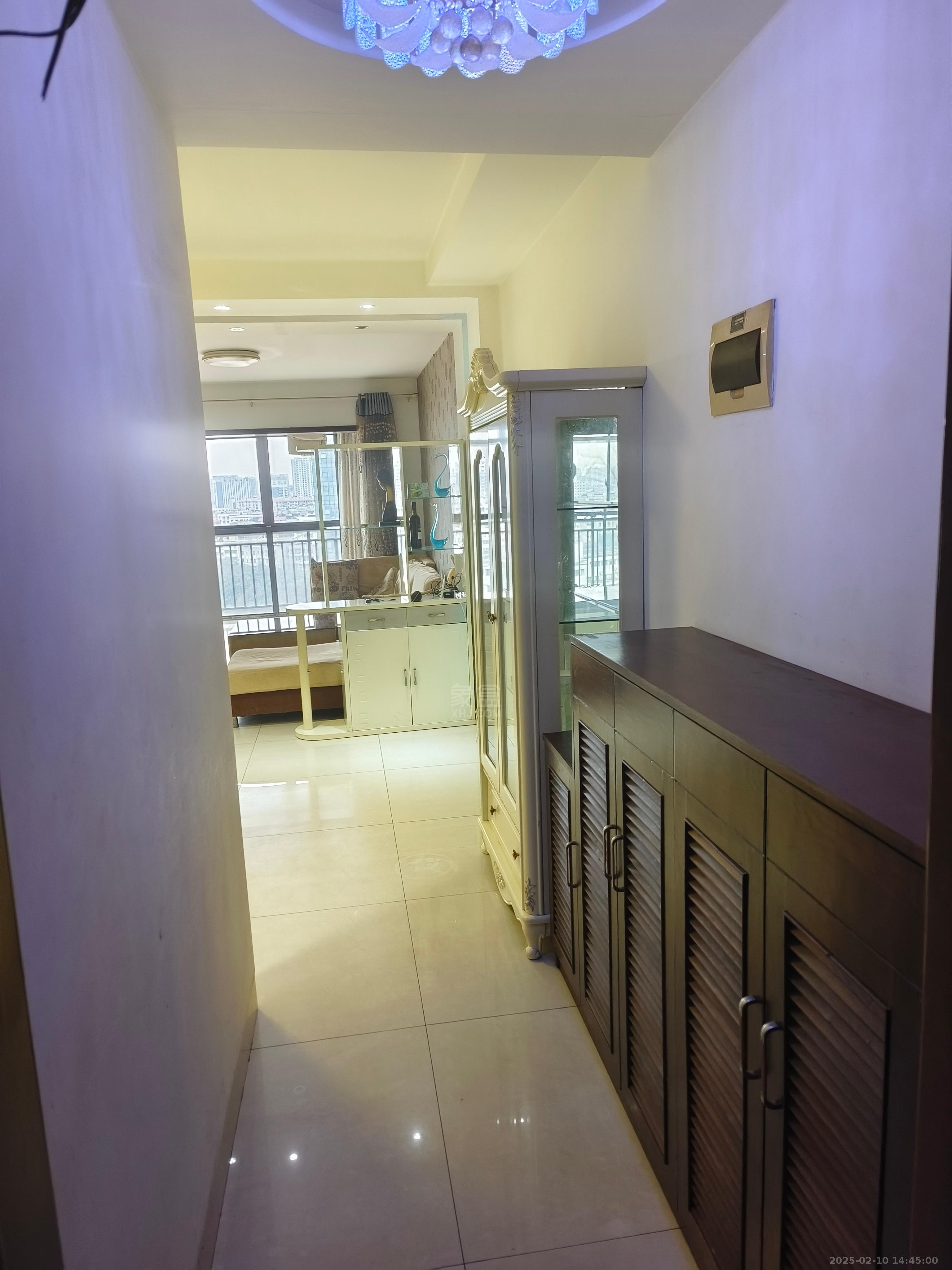 城市风景 2室2厅1卫 1600.0元/月 城市风景 2室2厅1卫 1600.0元/月室内图