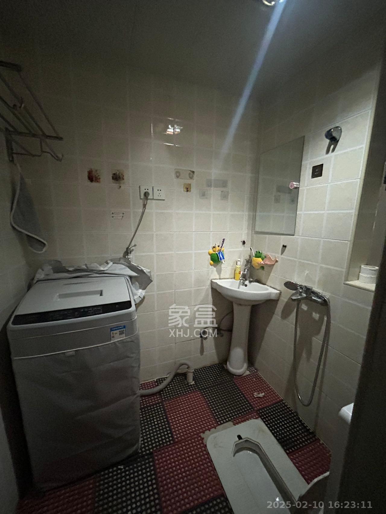 怡海星城 1室2厅1卫 1100.0元/月 怡海星城 1室2厅1卫 1100.0元/月室内图