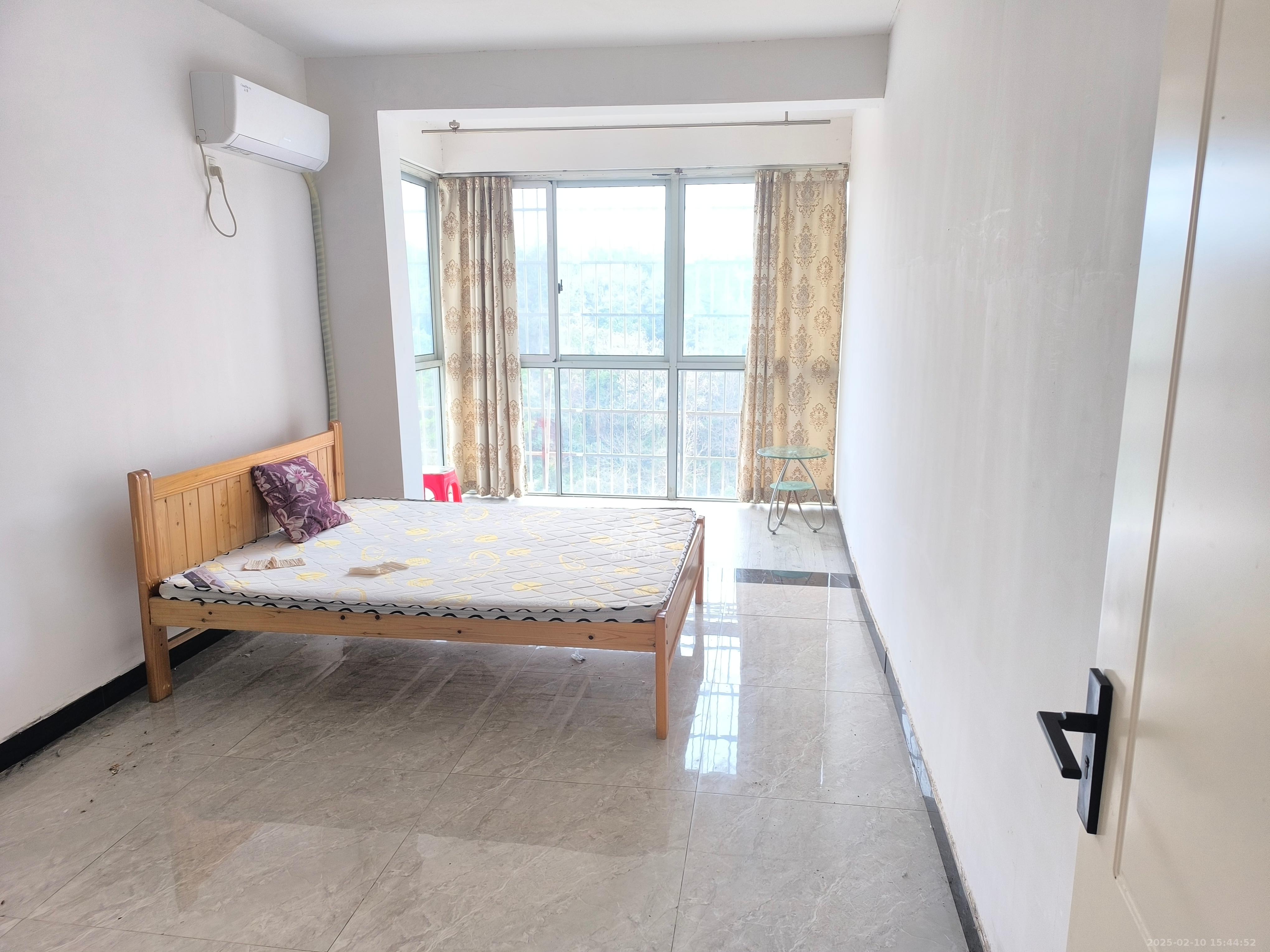 德泽苑 5室2厅2卫 3200.0元/月 德泽苑 5室2厅2卫 3200.0元/月室内图