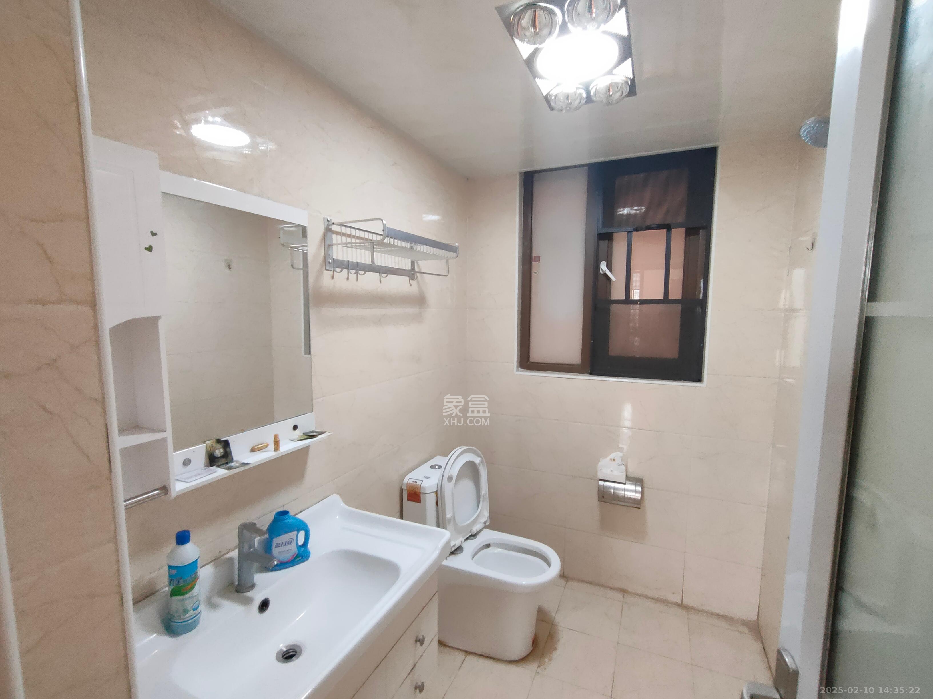 第六都（陆都小区）  3室2厅1卫    3000.0元/月室内图