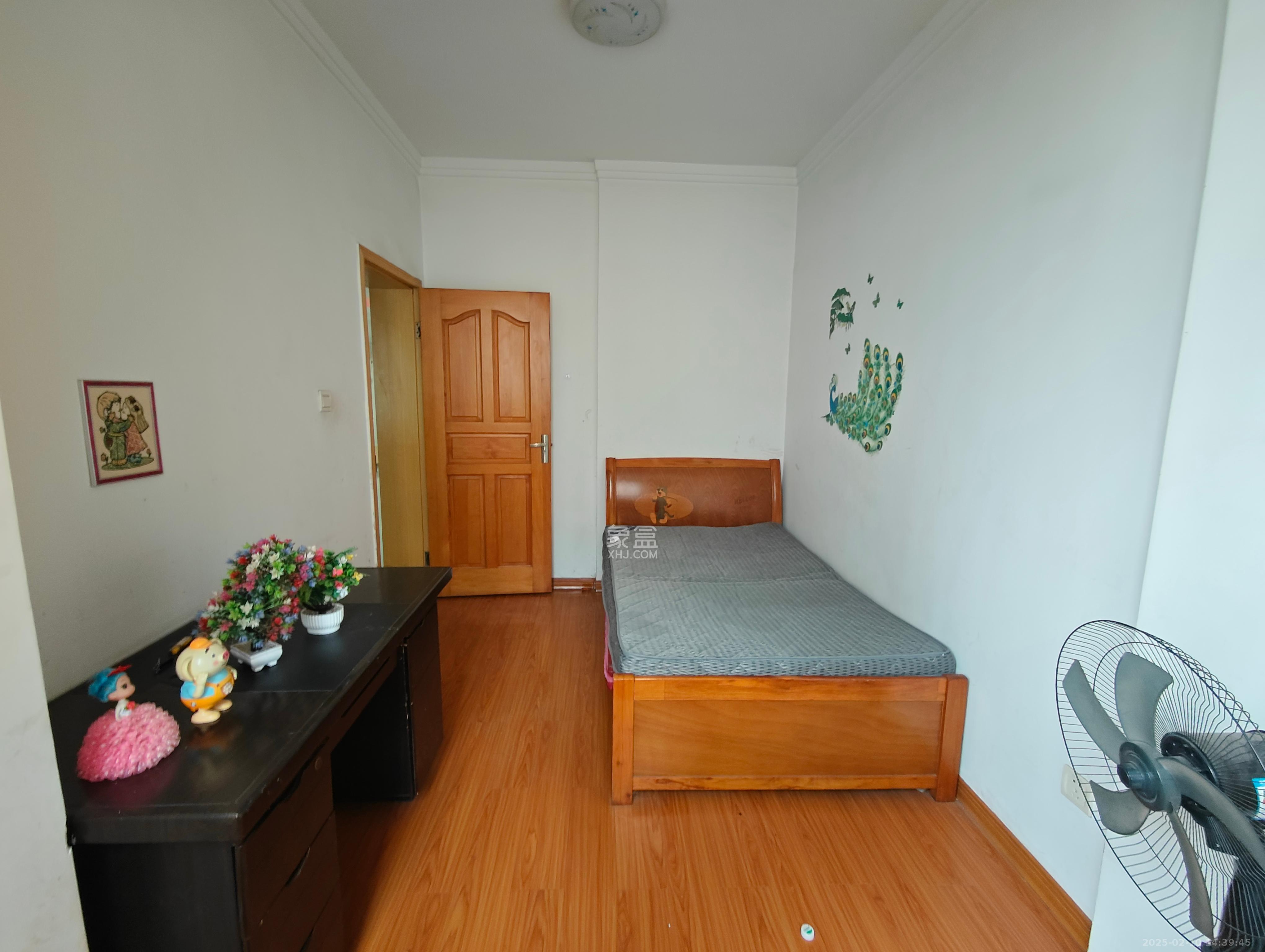 荣鑫家园 1室0厅0卫 1800.0元/月 荣鑫家园 1室0厅0卫 1800.0元/月室内图