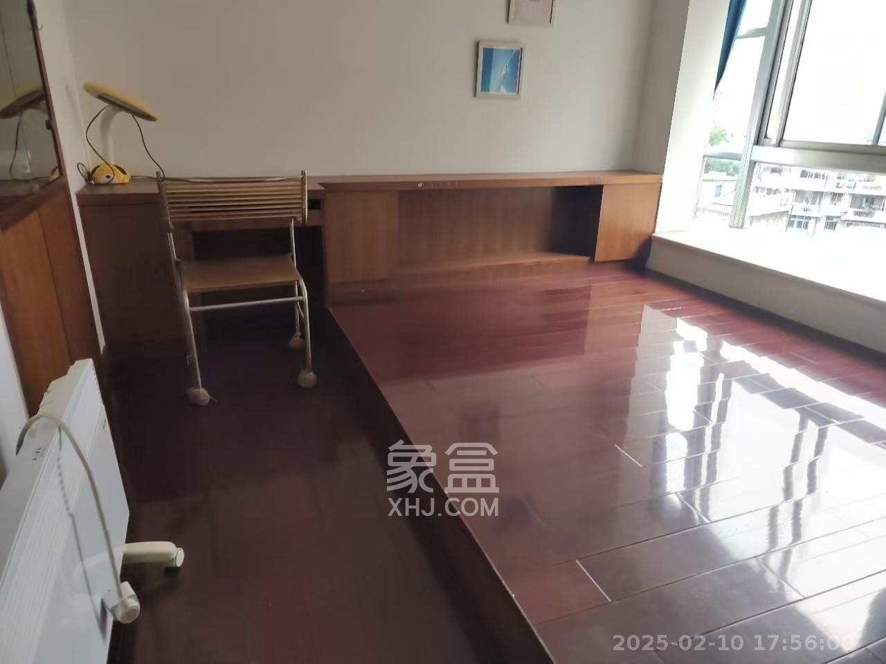 白沙花园  4室2厅1卫   3200.00元/月室内图