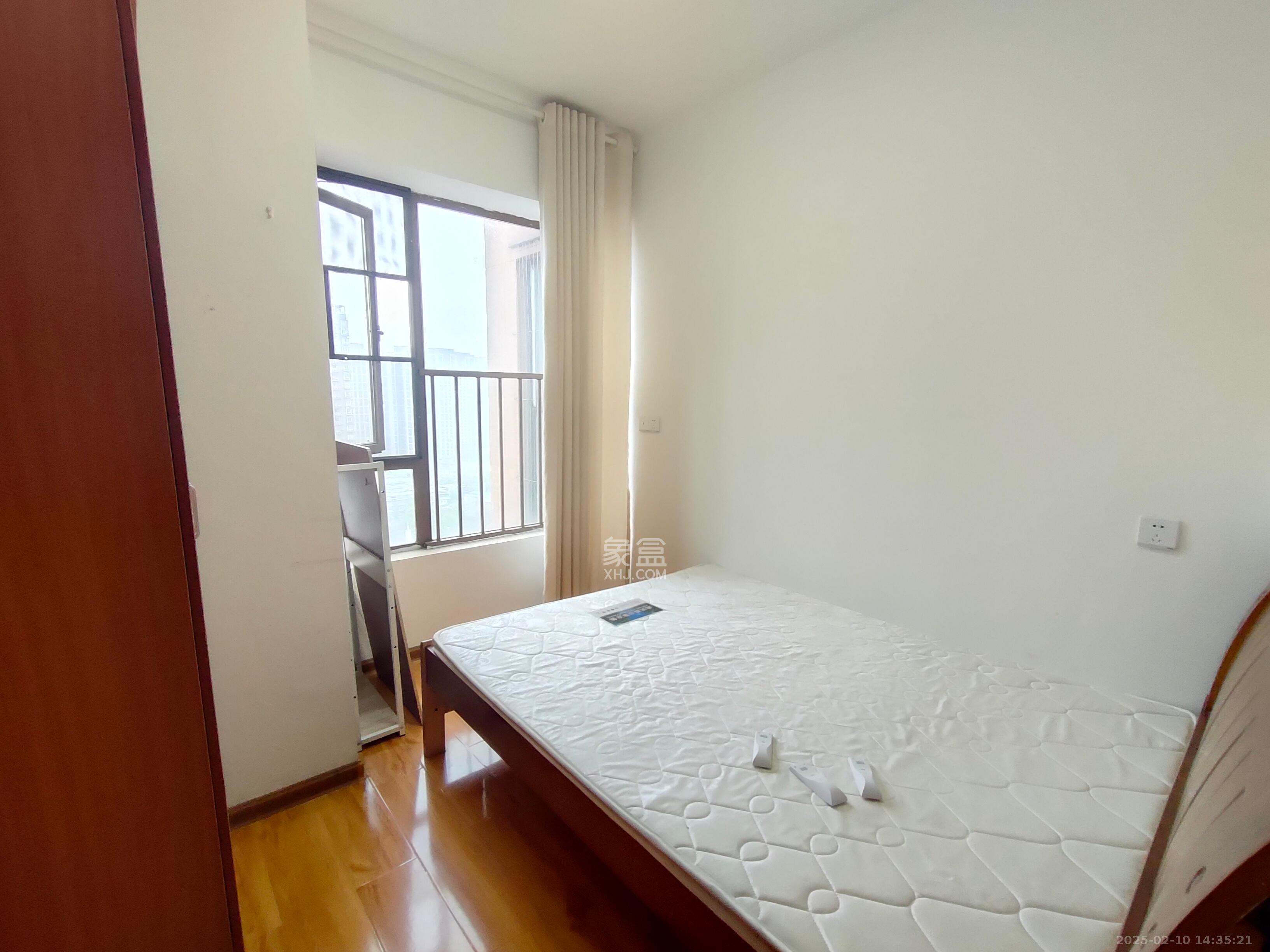 第六都(陆都小区) 3室2厅1卫 3000.0元/月 第六都(陆都小区) 3室2厅1卫 3000.0元/月室内图