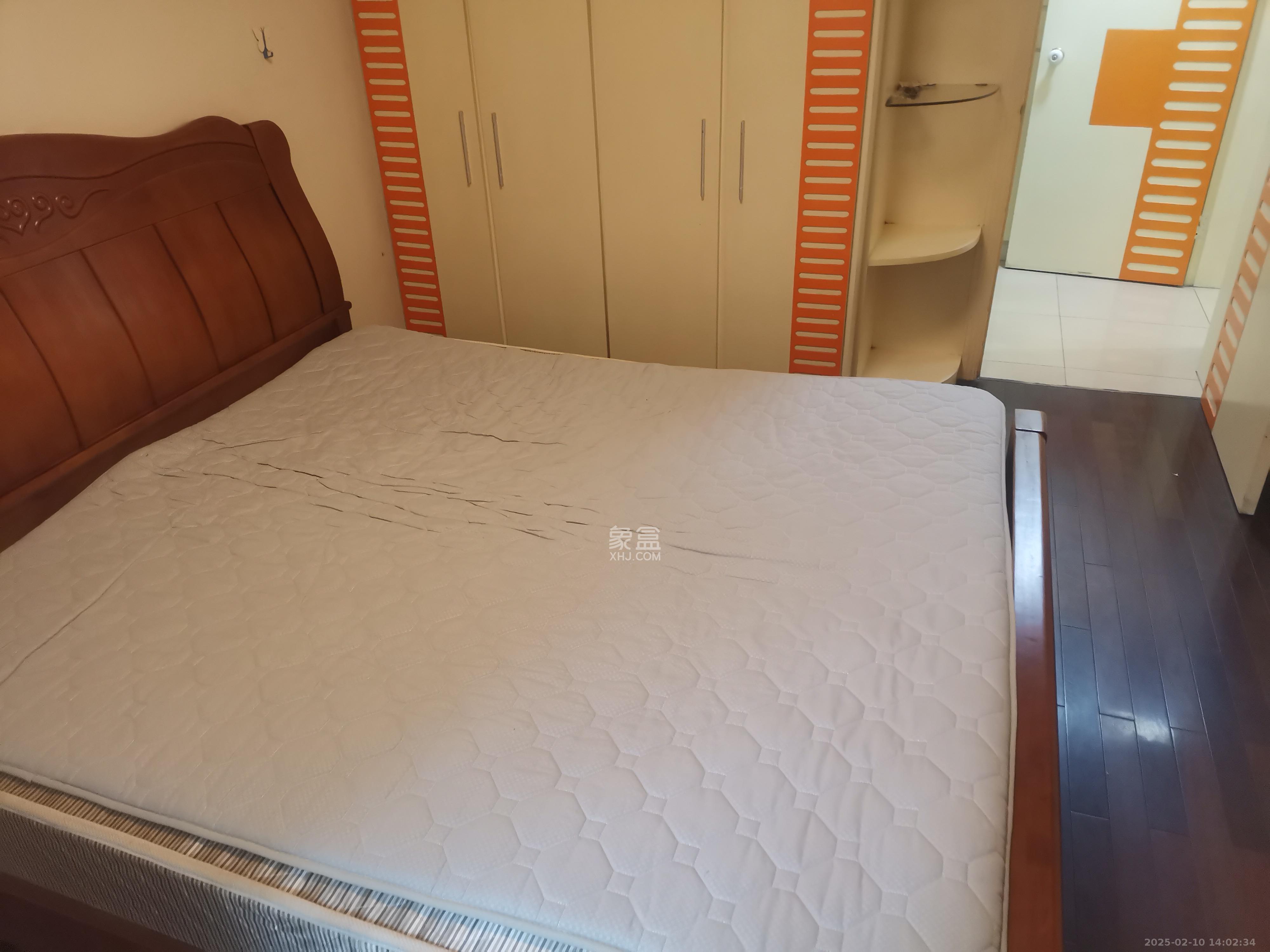 芙蓉苑  3室2厅2卫   2100.00元/月室内图