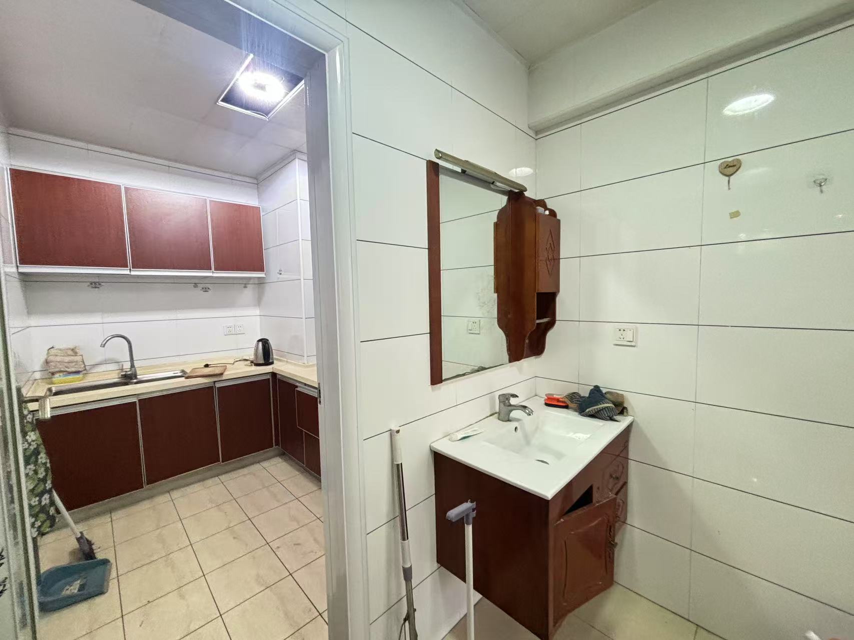 滨江财富中心 2室2厅1卫 1200.0元/月 滨江财富中心 2室2厅1卫 1200.0元/月室内图