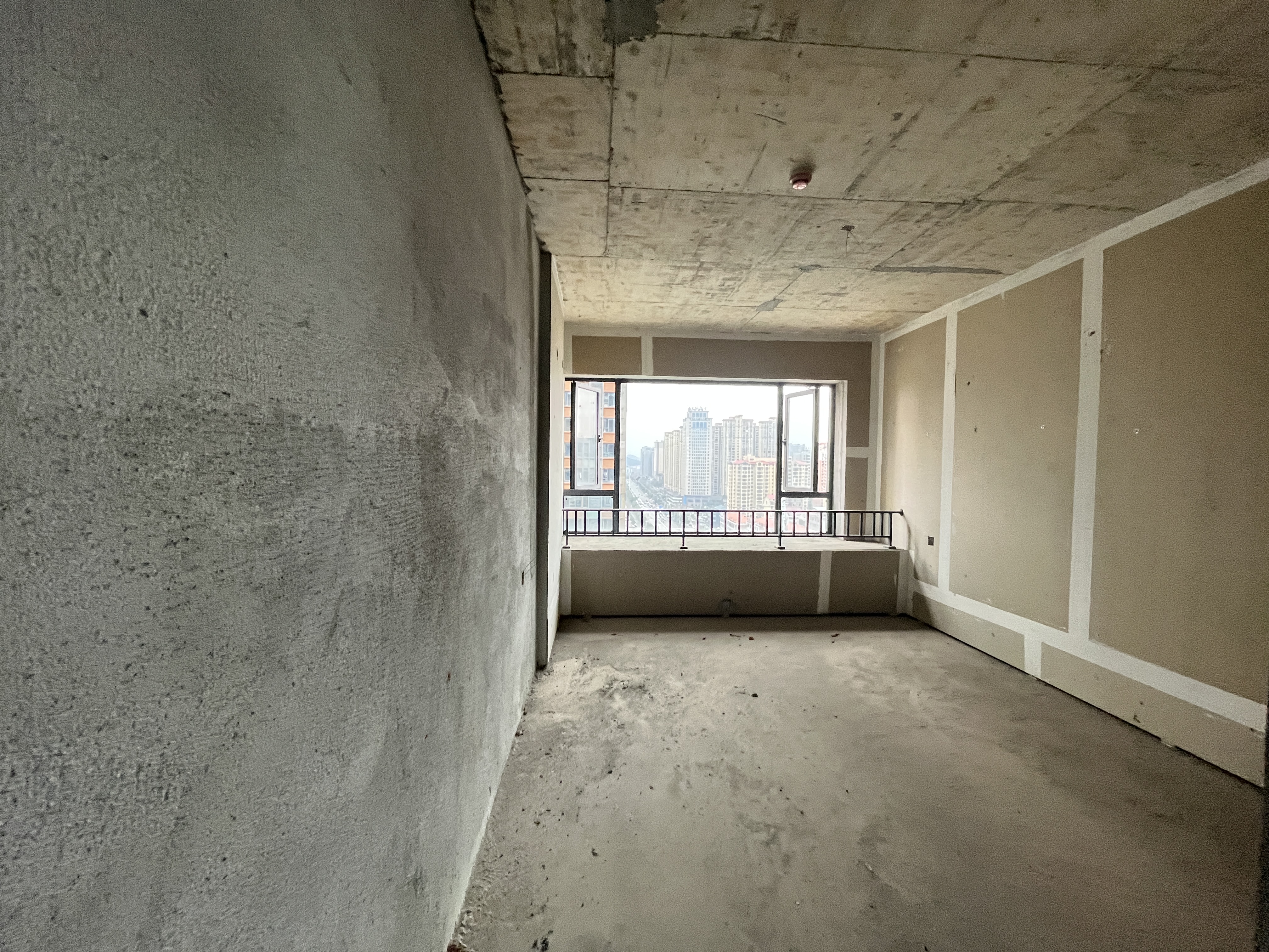 宁邦中心(二期公园里) 4室2厅2卫 69.8万 宁邦中心(二期公园里) 4室2厅2卫 69.8万室内图