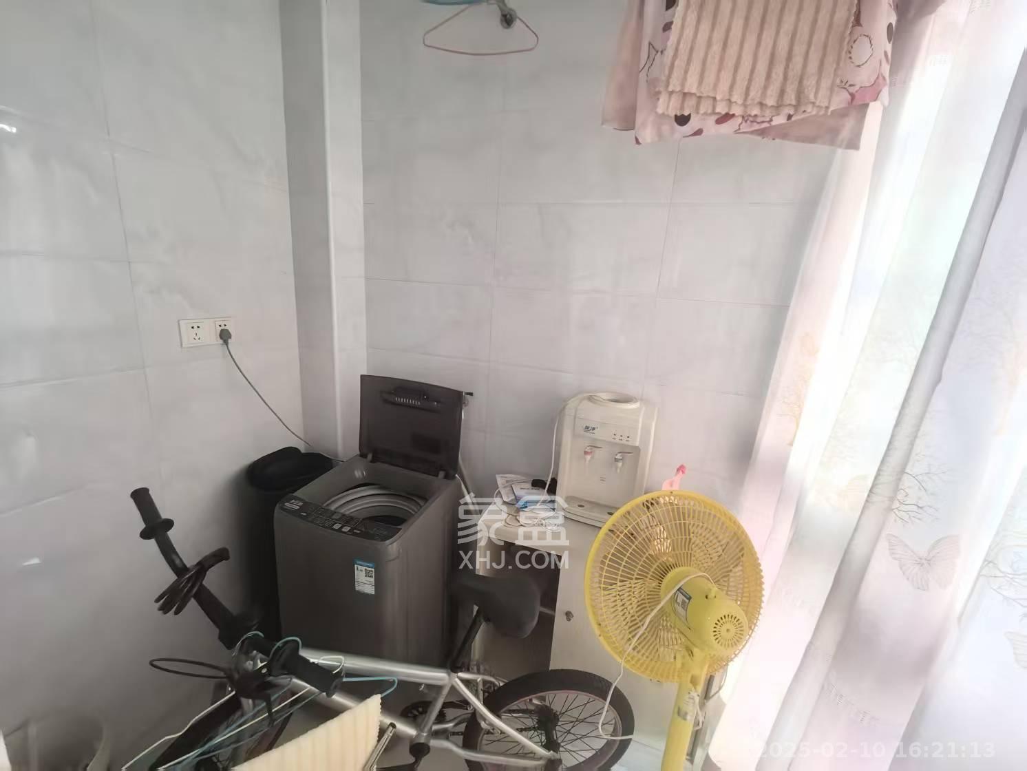 步行街大厦 1室1厅1卫 1100.0元/月 步行街大厦 1室1厅1卫 1100.0元/月室内图