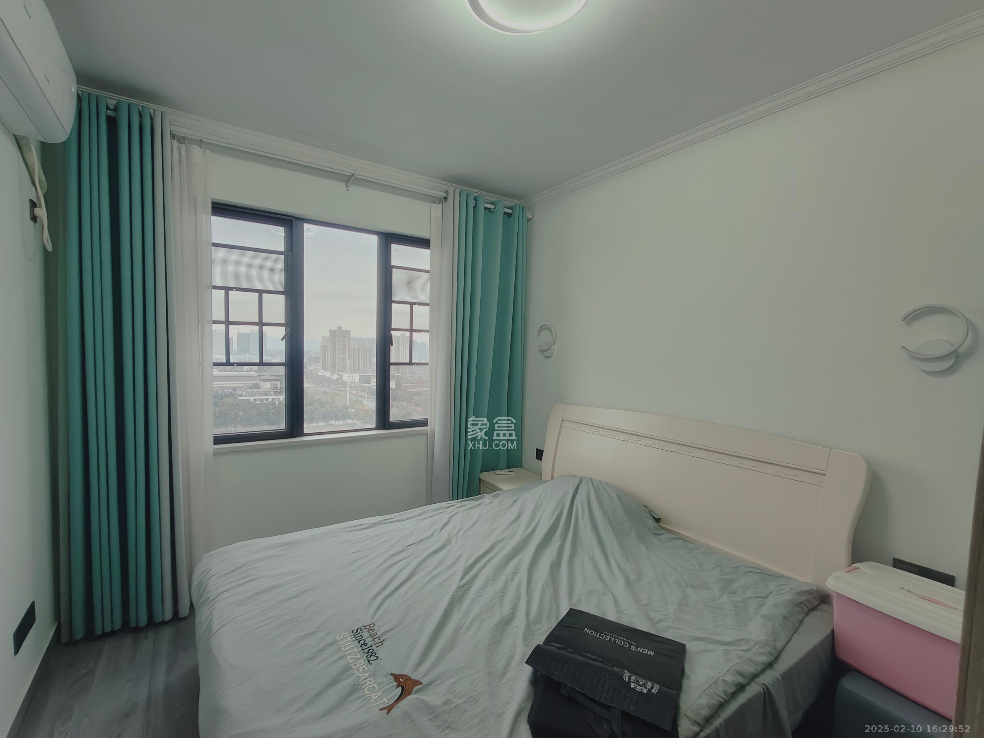 华城城市广场  3室2厅2卫    1800.0元/月 华城城市广场  3室2厅2卫    1800.0元/月室内图