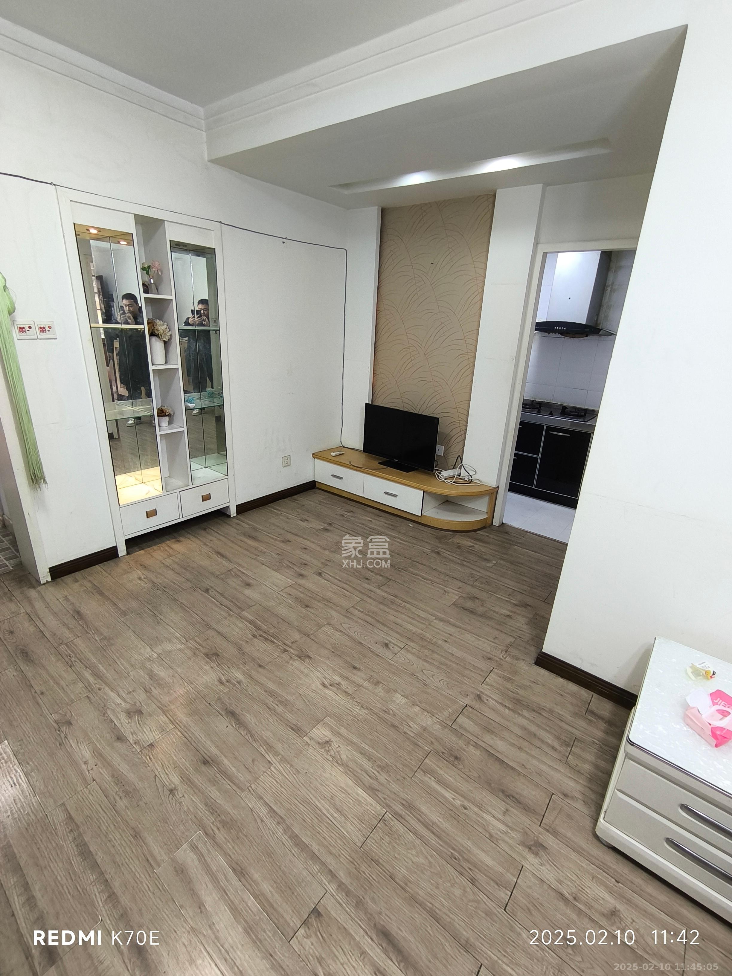 铝厂宿舍  2室1厅1卫   1500.00元/月室内图