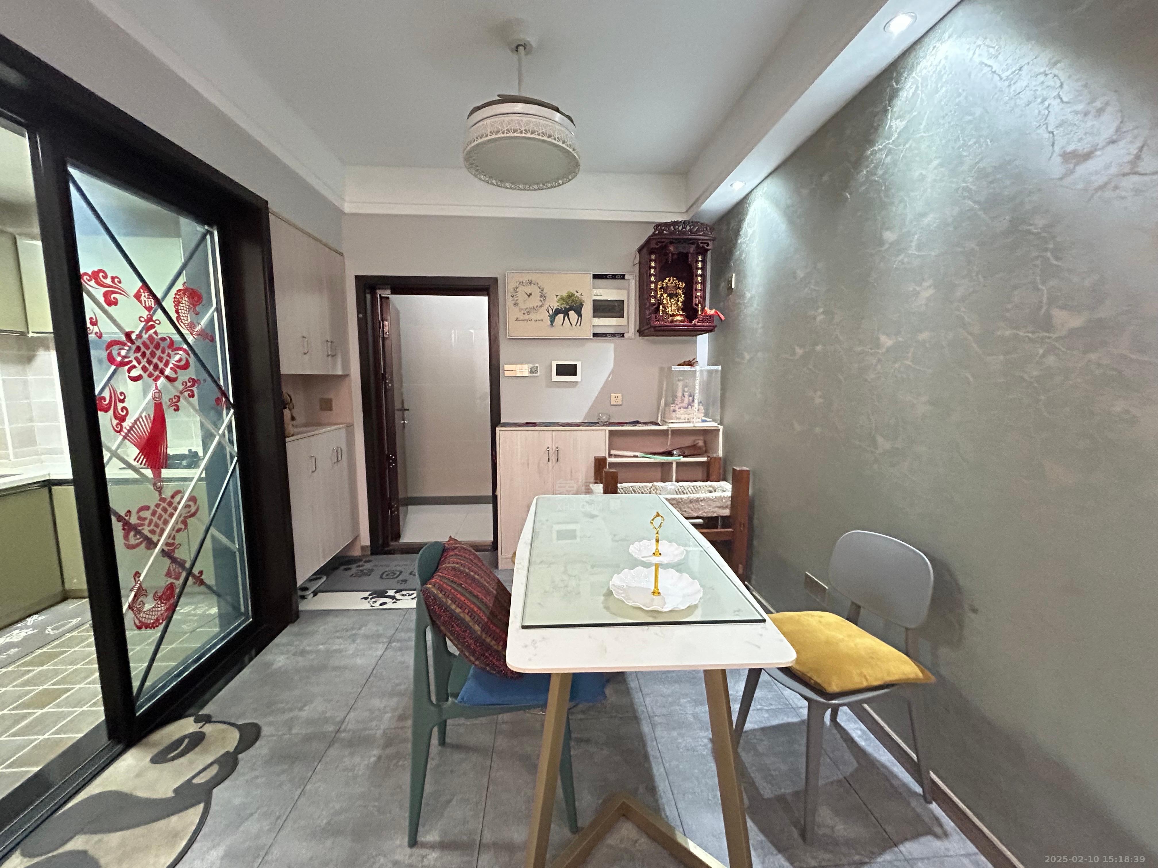 中泰财富湘江 2室2厅1卫 2200.0元/月 中泰财富湘江 2室2厅1卫 2200.0元/月室内图