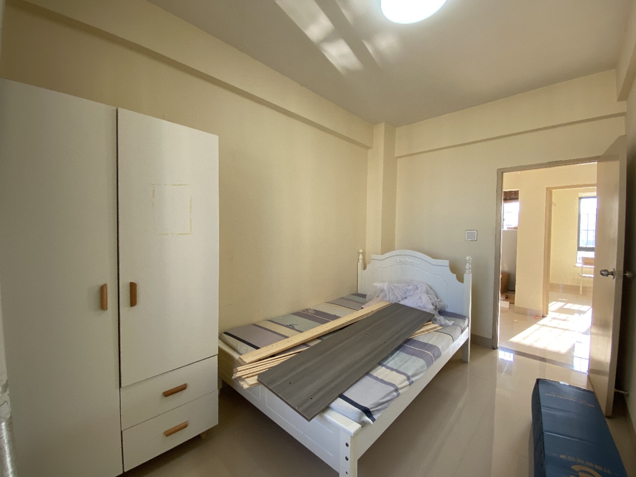 美苑小区  3室2厅1卫    175.0万 美苑小区  3室2厅1卫    175.0万客厅