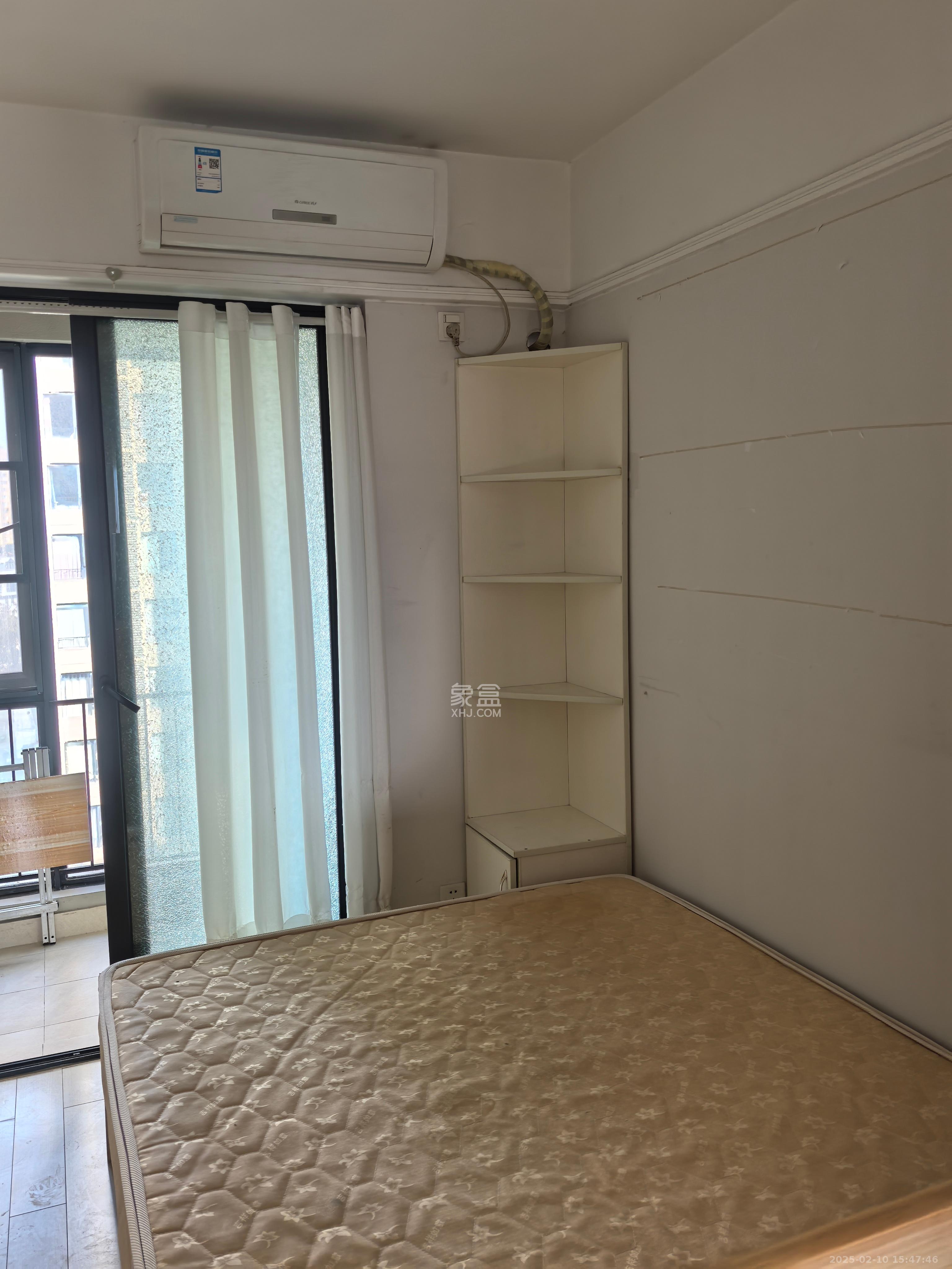 万科城  1室1厅1卫   1400.00元/月室内图