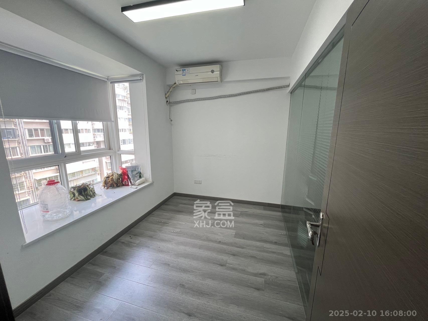 丽景新贵 4室2厅2卫 5000.0元/月 丽景新贵 4室2厅2卫 5000.0元/月室内图